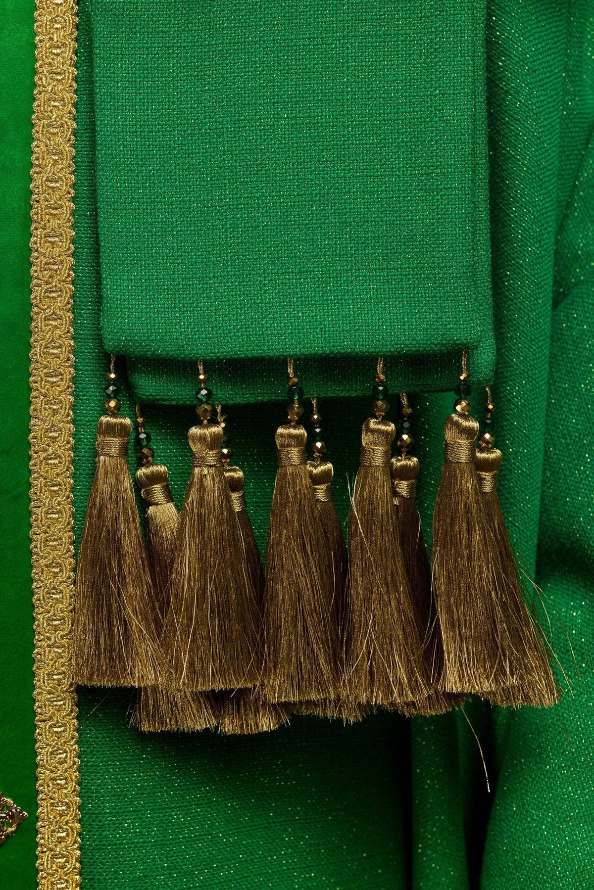 Handgefertigte Kasel mit natürlichen Steinen Handmade 7001 - MESSGEWANDER.DE