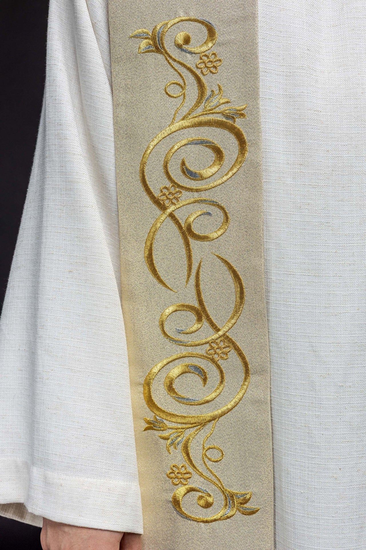 IHS bestickte Stola in Gold - MESSGEWANDER.DE