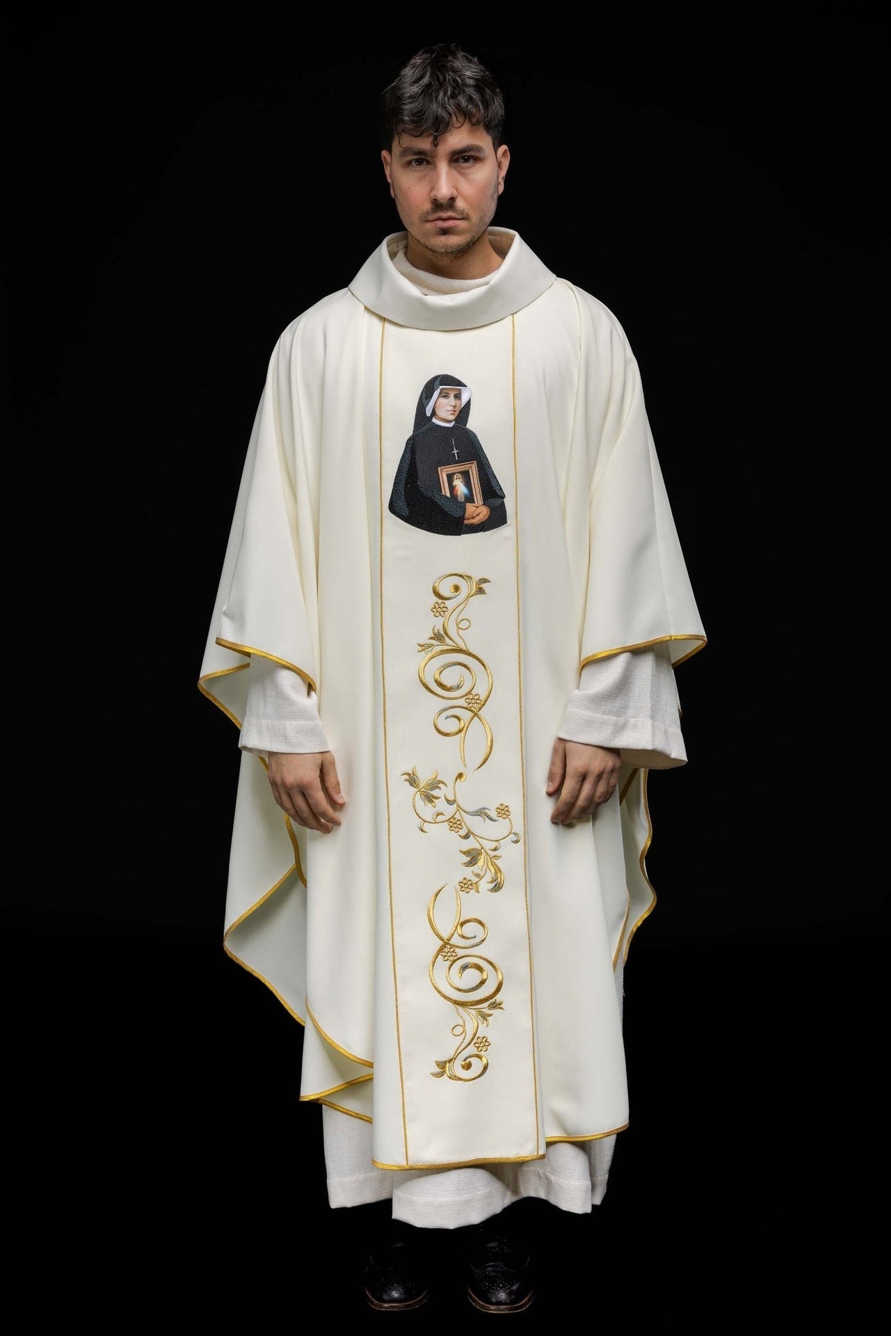 Kasel mit dem Bild der Heiligen Faustina - MESSGEWANDER.DE