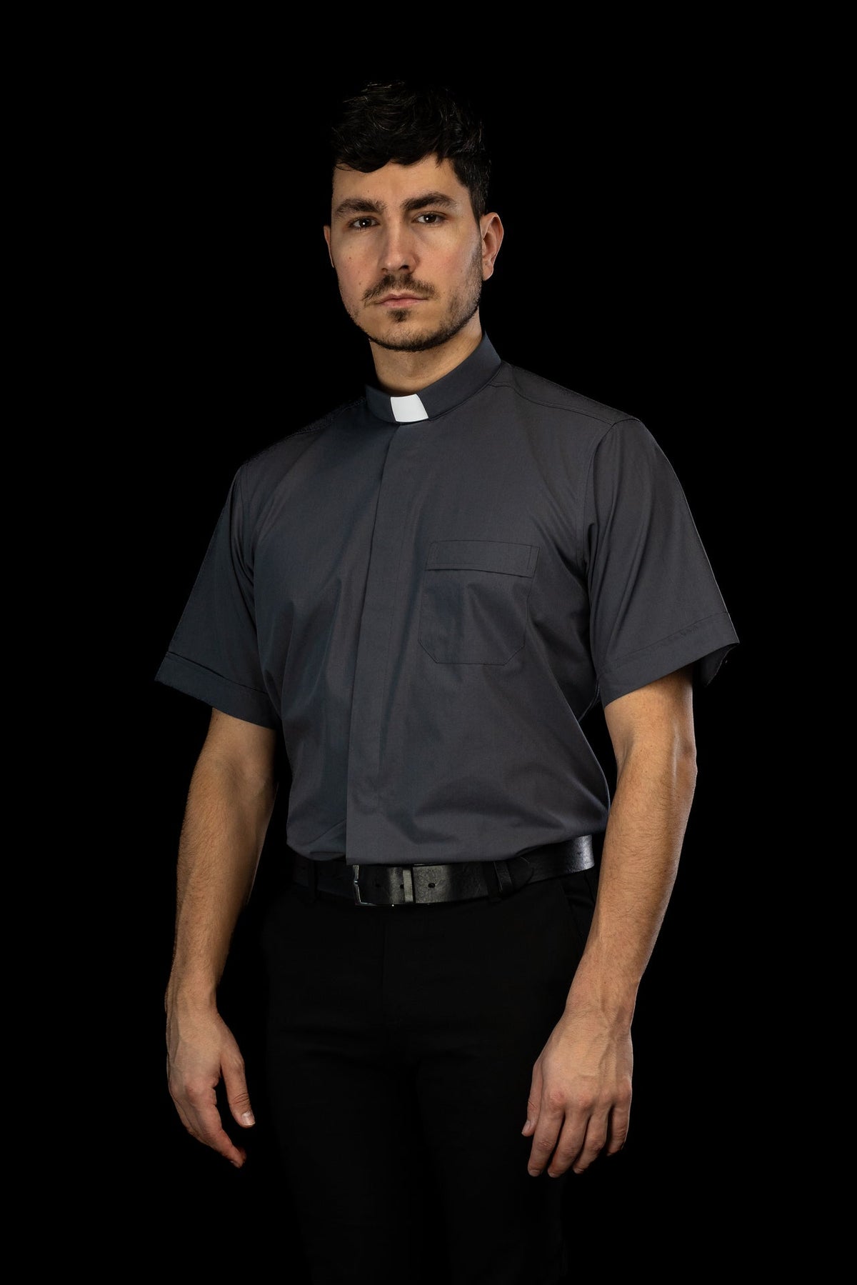Klerikerhemd mit Priesterkragen, Vorderansicht