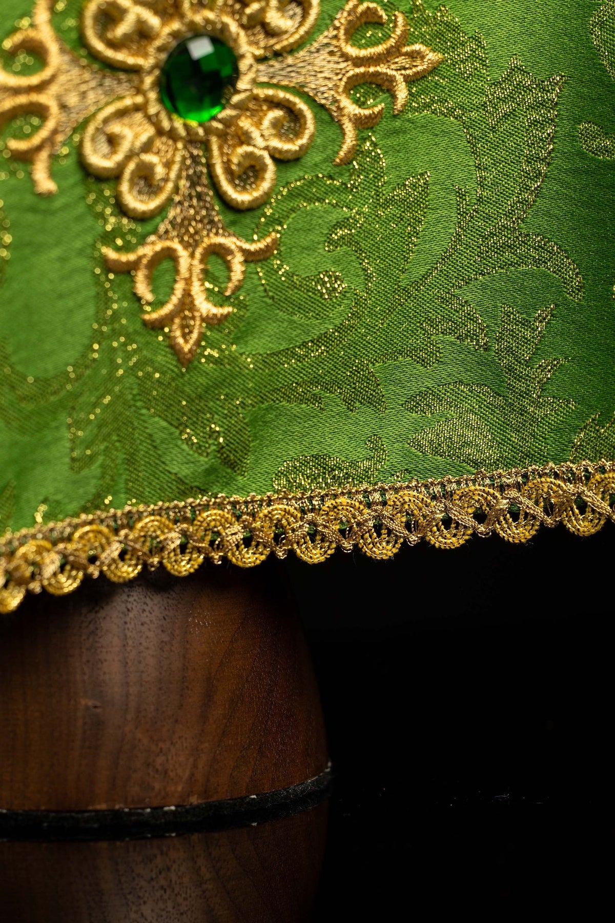 Kelchvelum, Detail der goldenen Borte und bestickten Verzierung