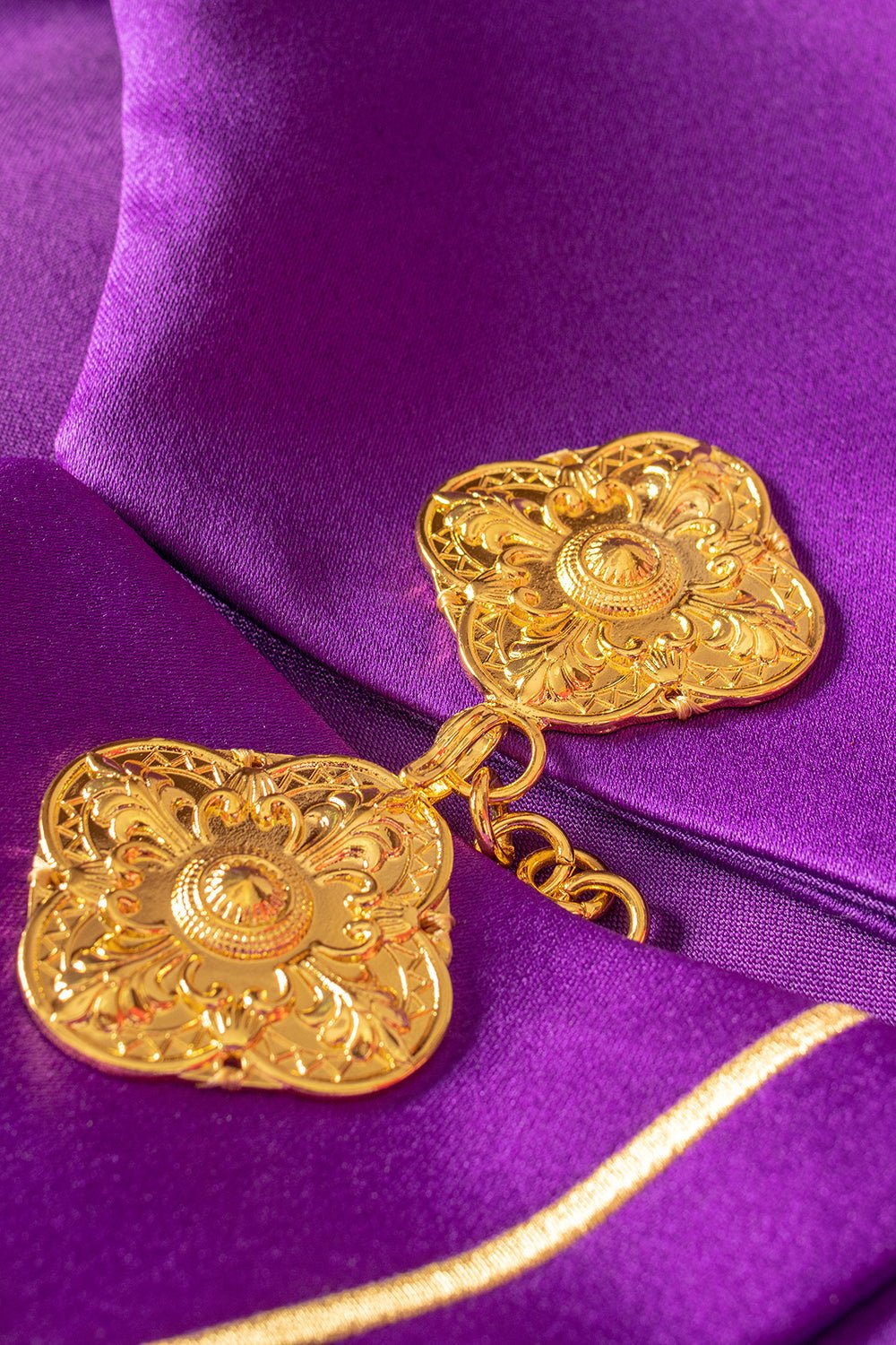 Liturgischer Umhang mit reichem IHS-Monogramm - MESSGEWANDER.DE