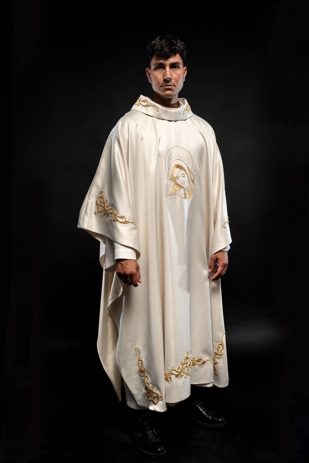Liturgisches Messgewand mit dem Bild der Muttergottes der Umarmungen - MESSGEWANDER.DE