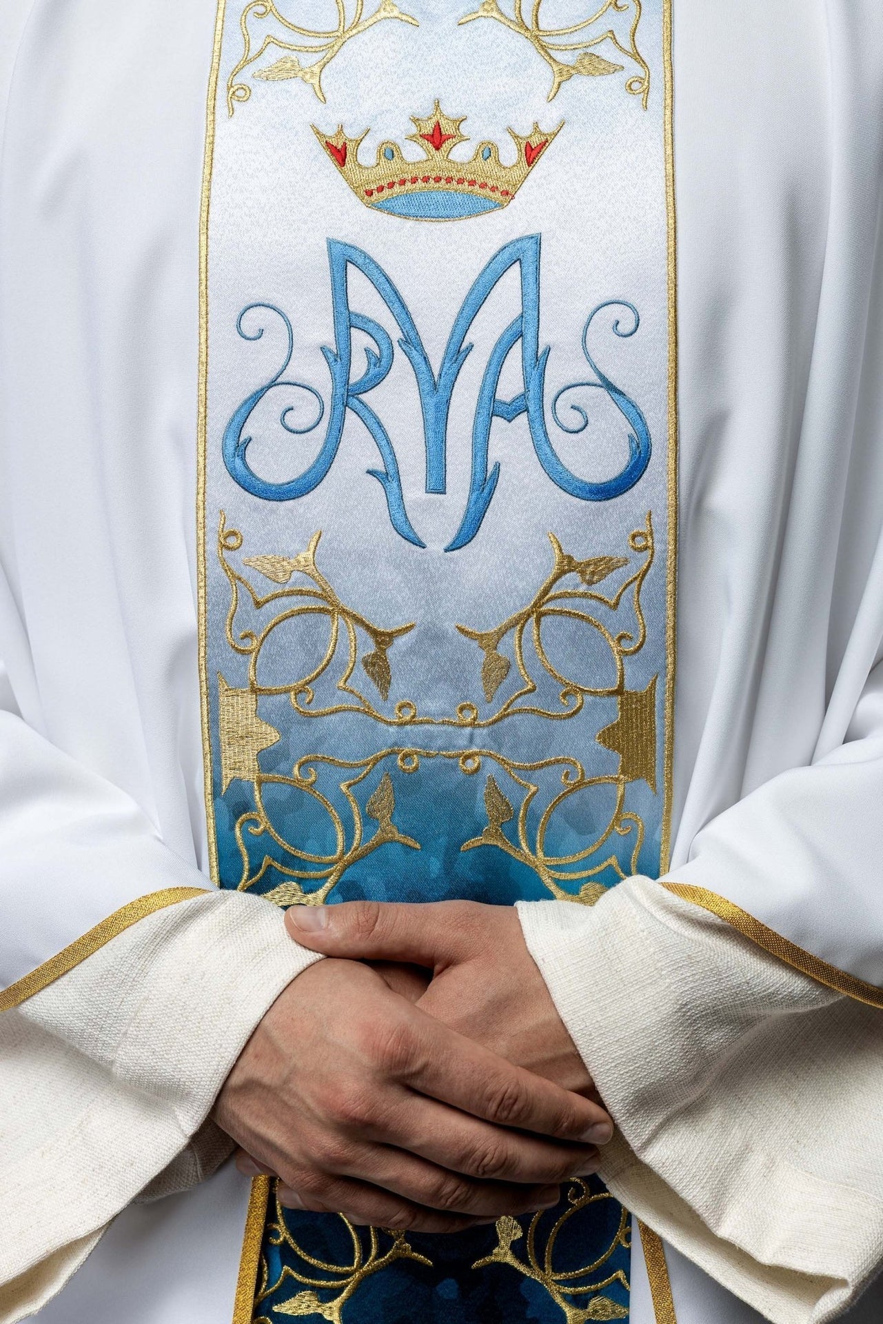 Marianisches liturgisches Messgewand mit besticktem und sublimiertem Gürtel - MESSGEWANDER.DE