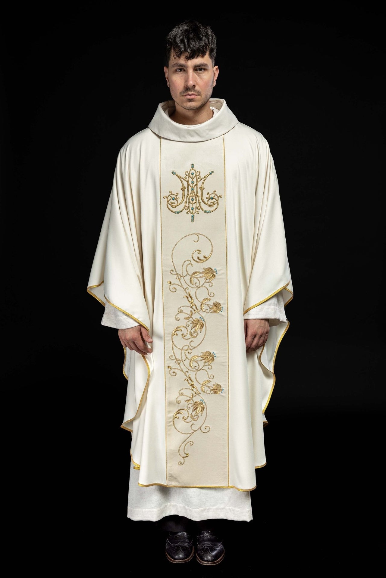 Marianisches liturgisches Messgewand mit ecrufarbenem Samtgürtel - MESSGEWANDER.DE
