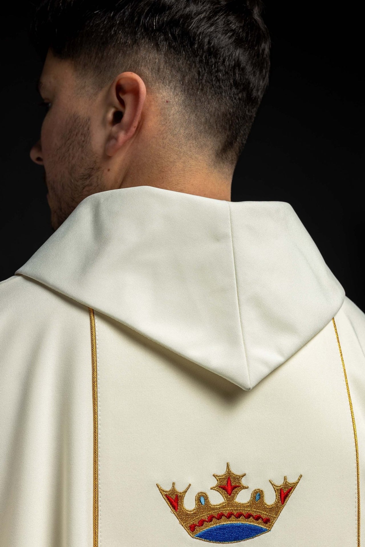 Messgewand Unserer Lieben Frau von Tschenstochau in Ecru - MESSGEWANDER.DE