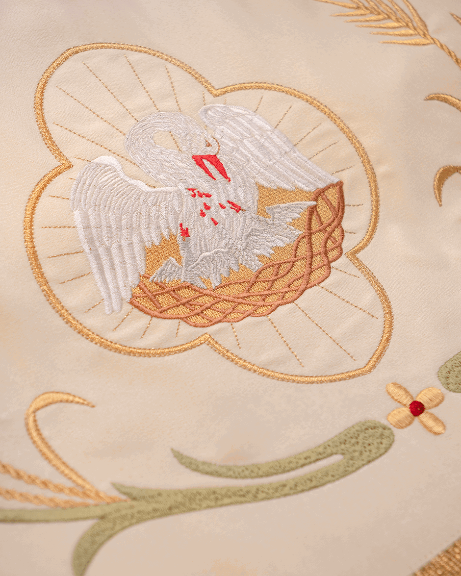 Prozessionshimmel ecru zu Fronleichnam, Stickerei Lamm Gottes und IHS, 130×160 cm - MESSGEWANDER.DE