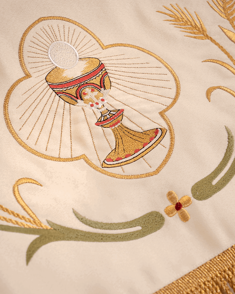 Prozessionshimmel ecru zu Fronleichnam, Stickerei Lamm Gottes und IHS, 130×160 cm - MESSGEWANDER.DE
