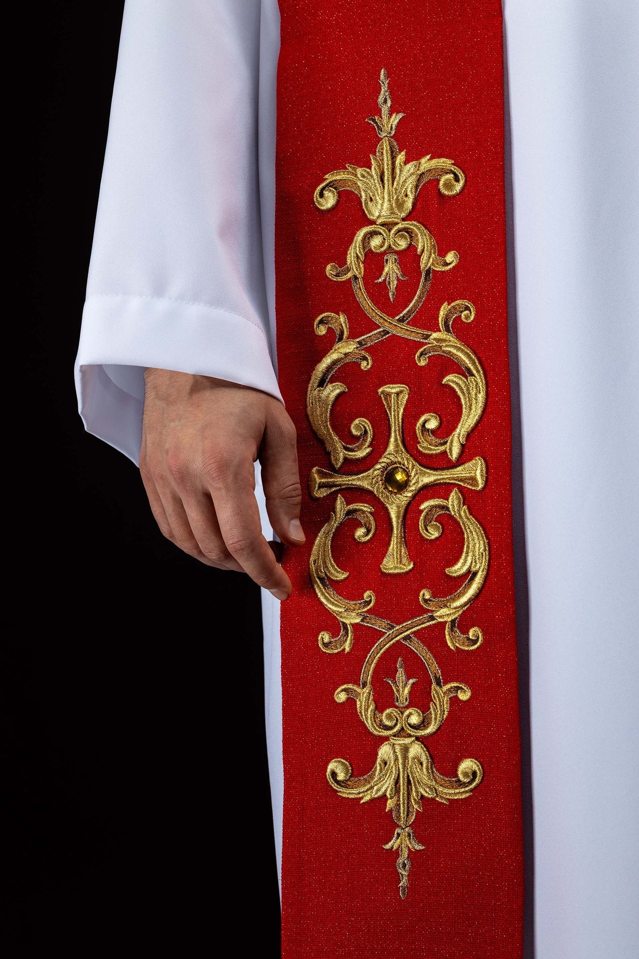 Reich bestickte Stola mit der Darstellung der Heiligen Petrus und Paulus - MESSGEWANDER.DE
