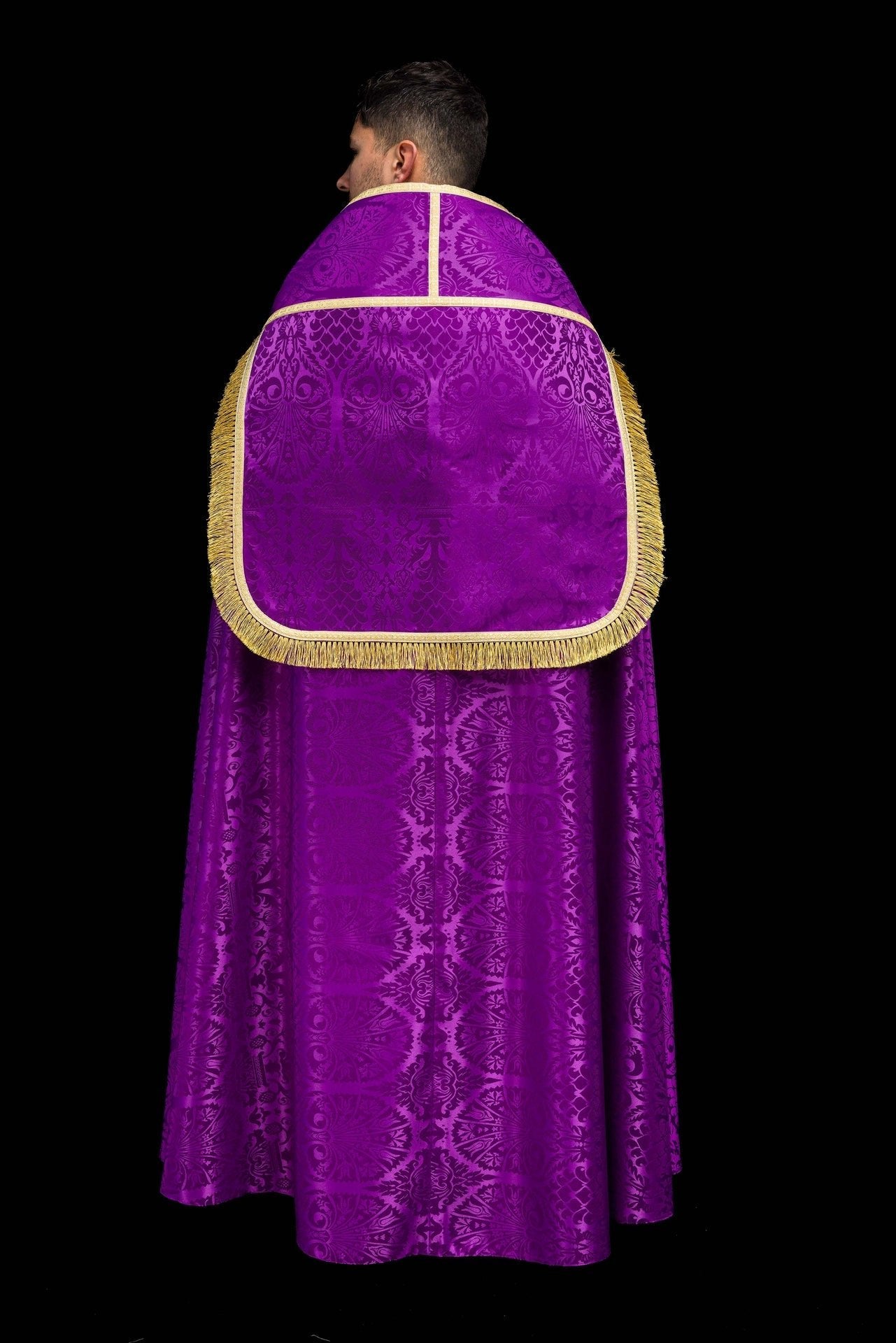 Römischer Rauchmantel aus Jacquardstoff – Violett - MESSGEWANDER.DE