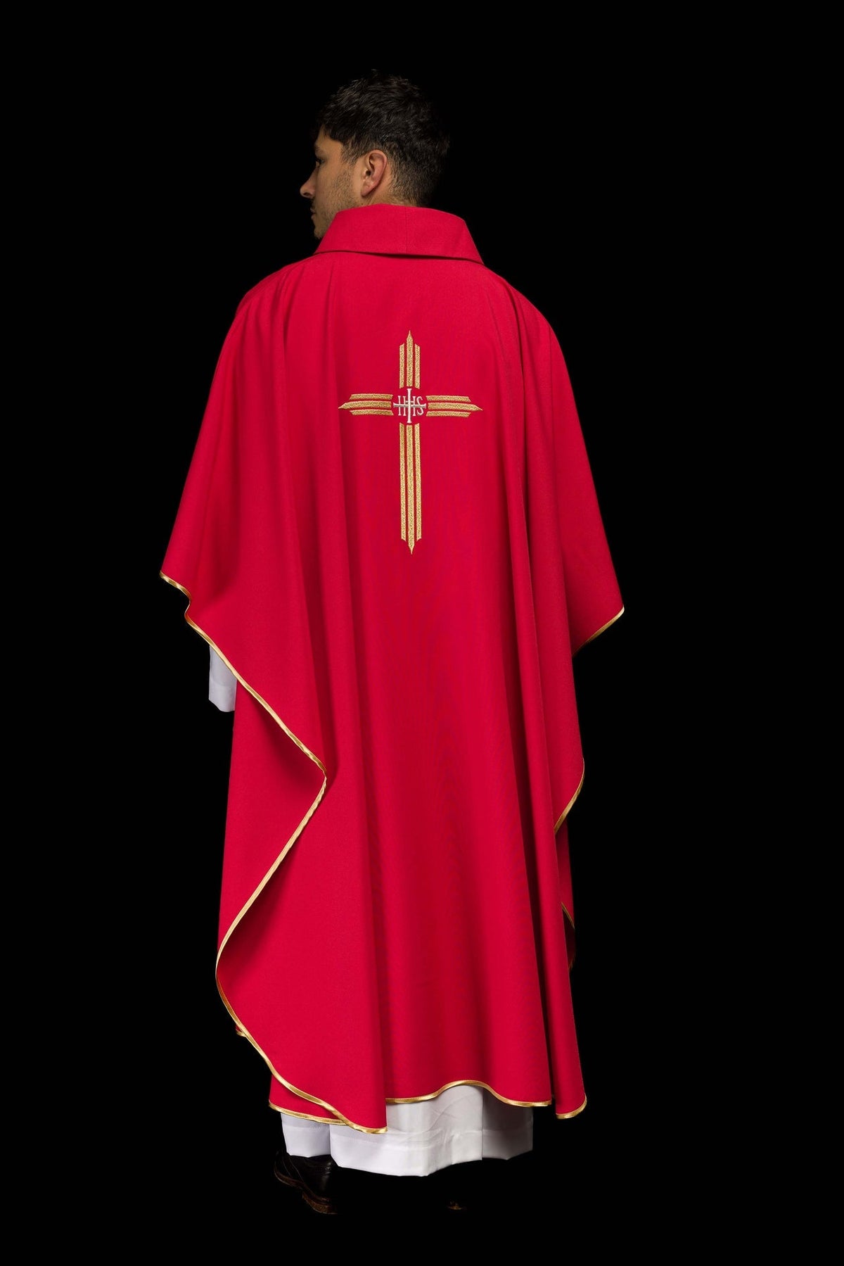 Rotes Messgewand mit gesticktem IHS-Kreuz - MESSGEWANDER.DE