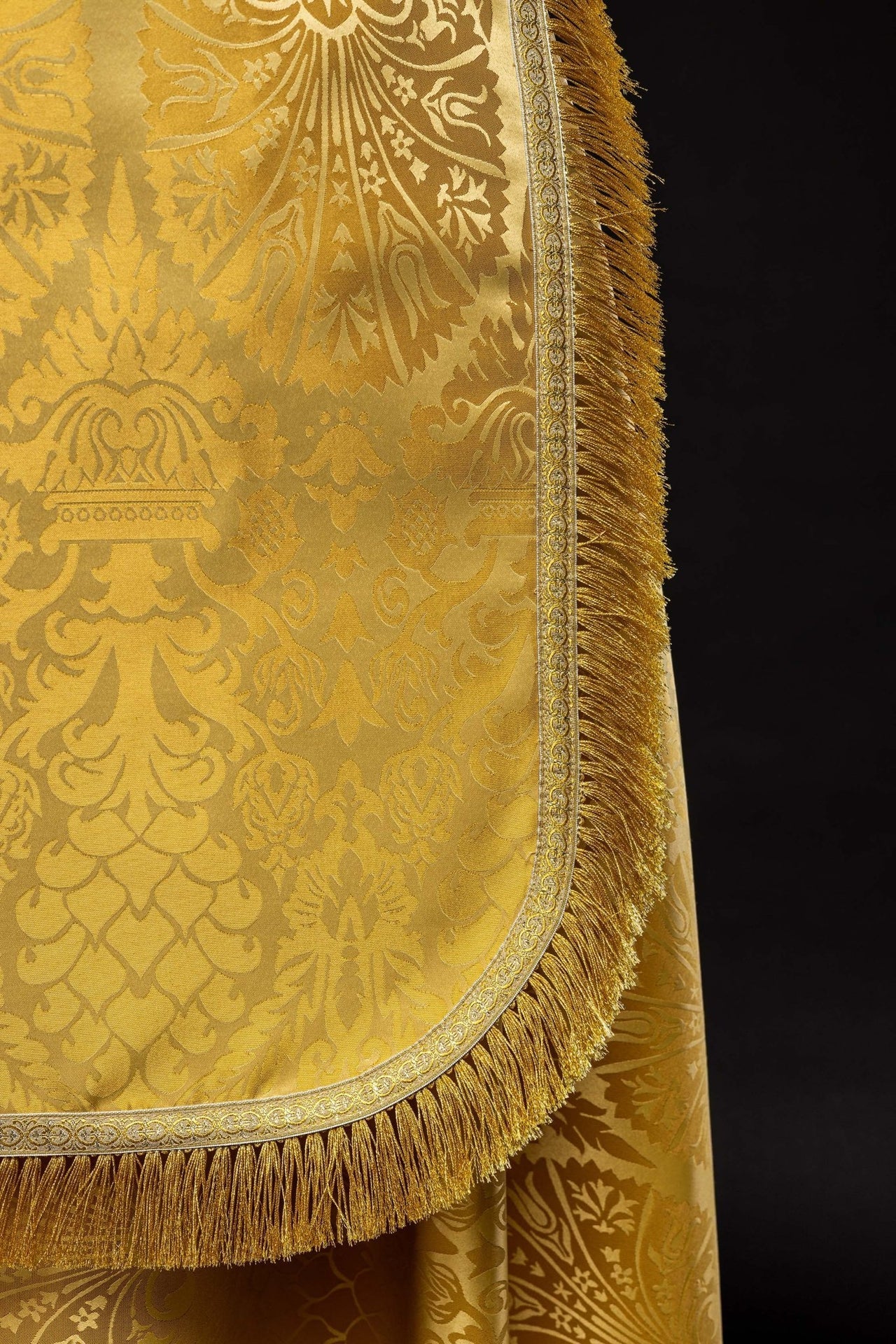 Schlichte römische Kasel aus Jacquardstoff - MESSGEWANDER.DE