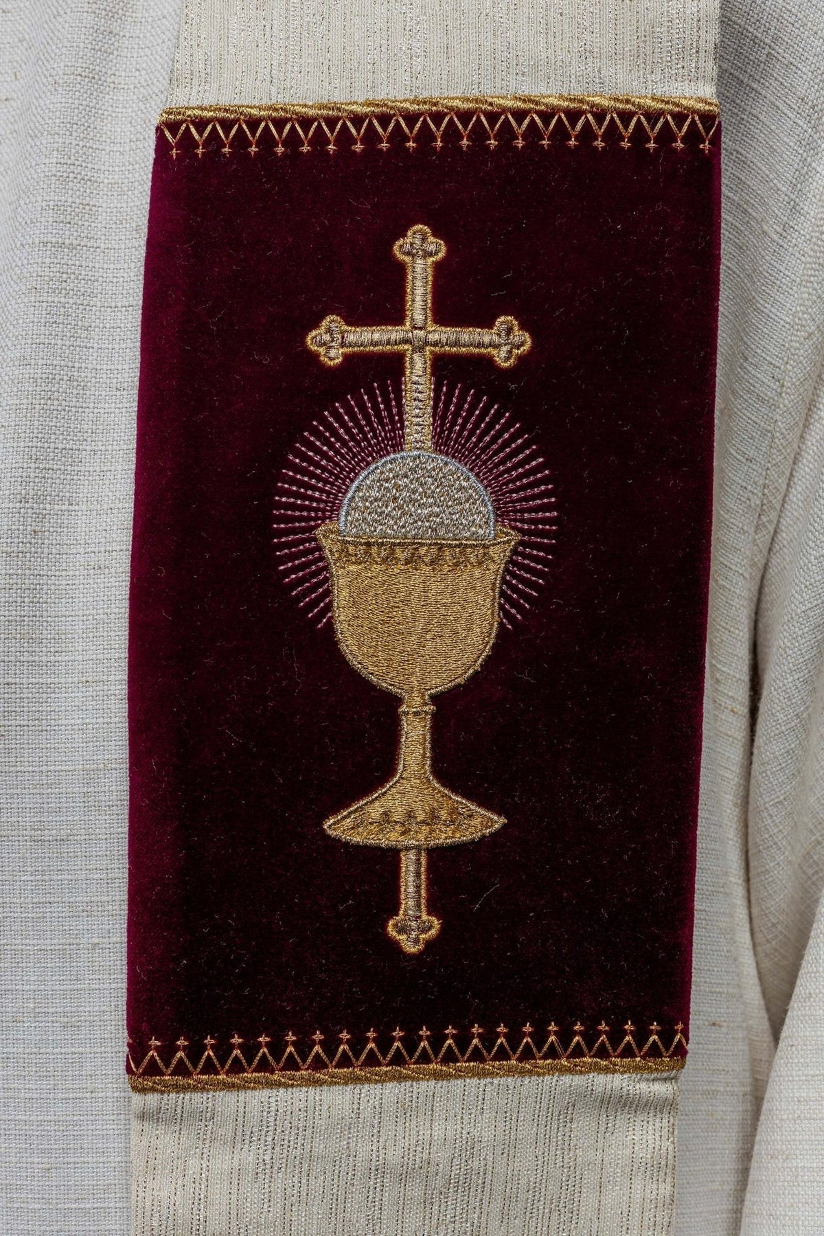 Stola mit gesticktem eucharistischem Kelch und PAX - MESSGEWANDER.DE