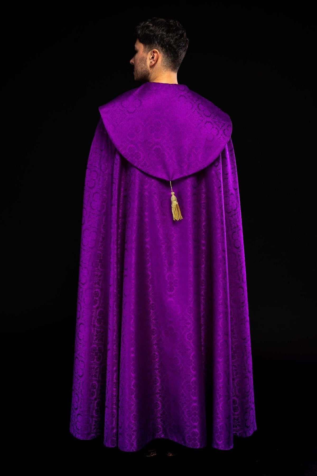 Violette liturgische Kasel aus Jacquard - MESSGEWANDER.DE