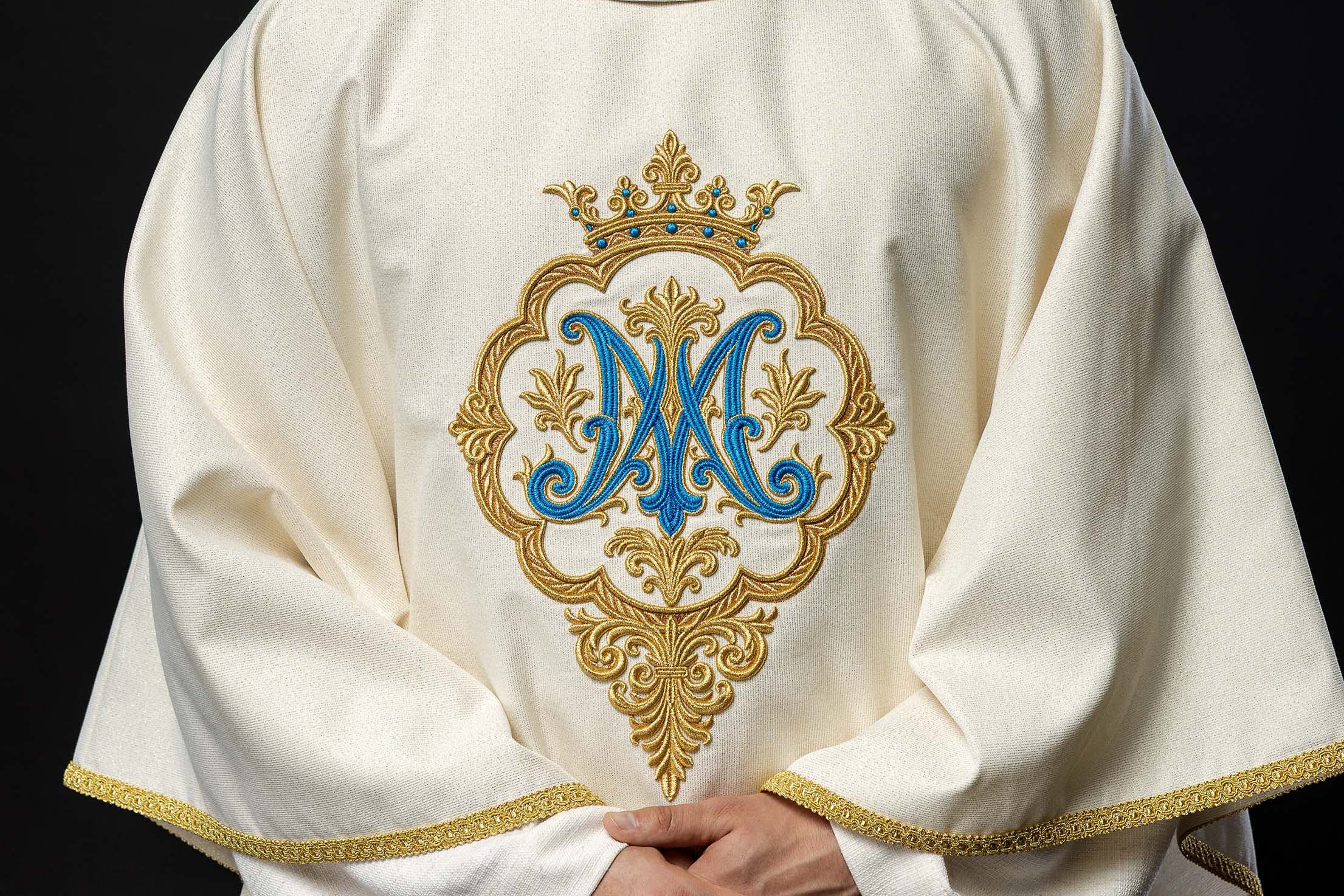 Predigten zu Marienfesten – wie stellt man die Rolle der Mutter Gottes dar? - MESSGEWANDER.DE