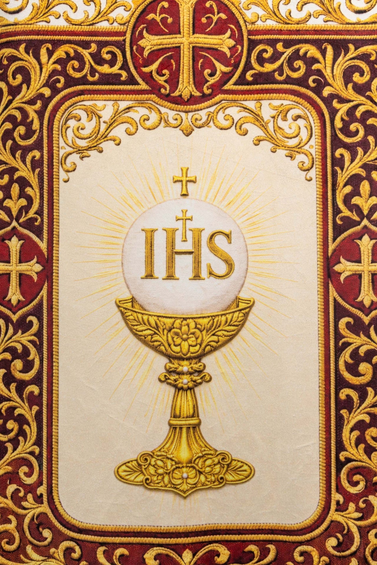 Doppelseitig bedruckte liturgische Fahne mit dem Heiligsten Herzen Jesu und dem IHS-Kelch