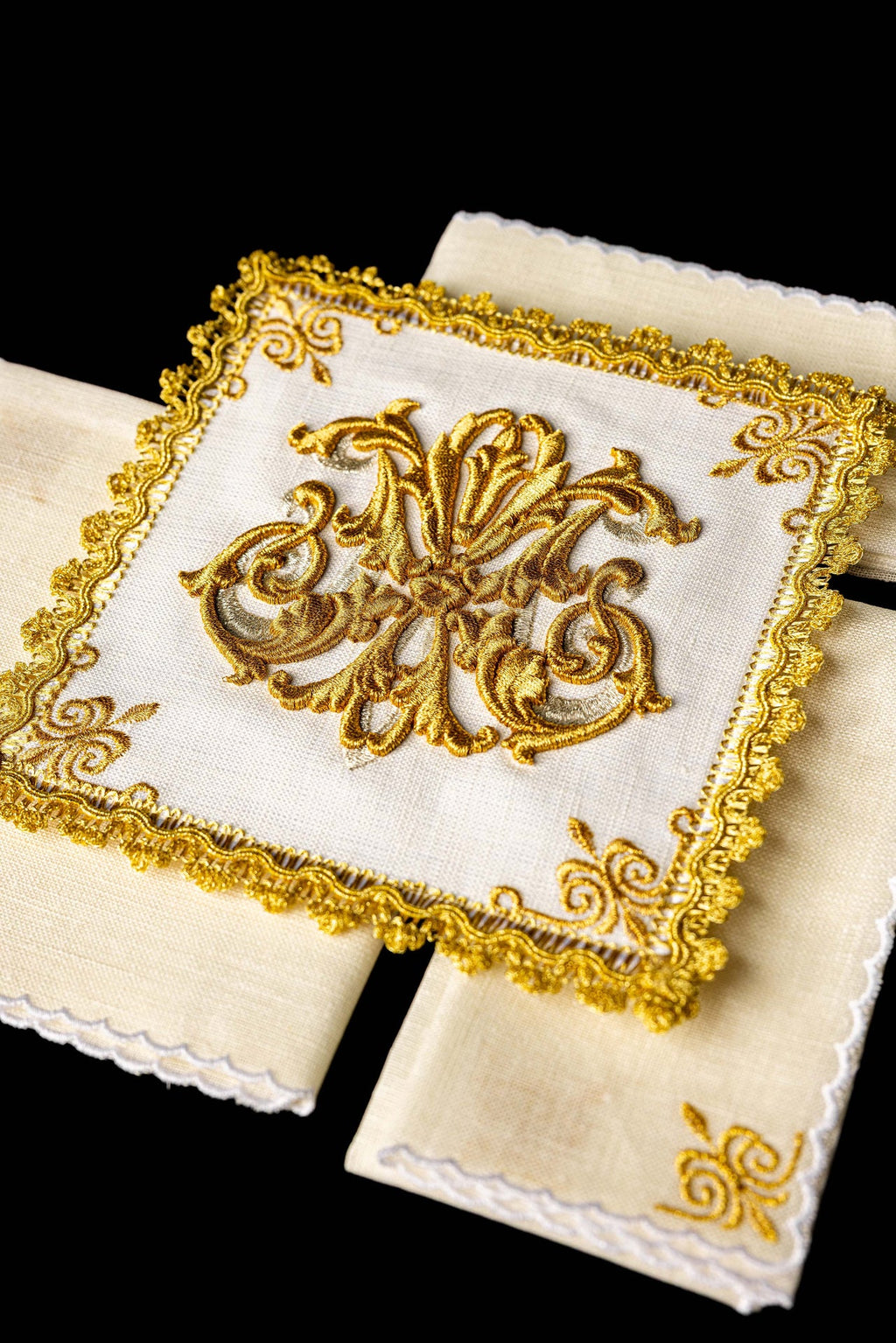 Marianischer bestickter Kelch Leinen Goldverzierungen LEN