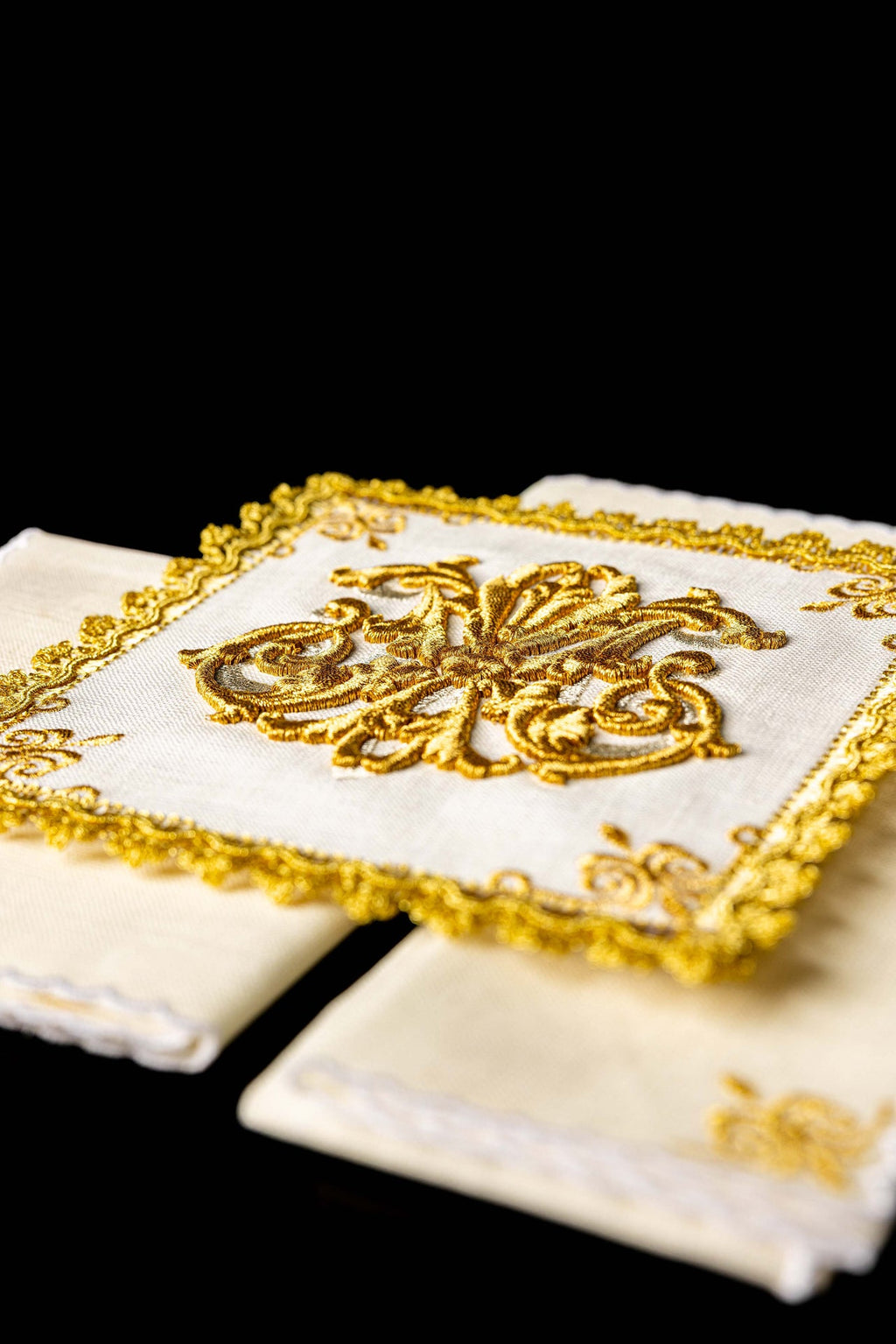 Marianischer bestickter Kelch Leinen Goldverzierungen LEN