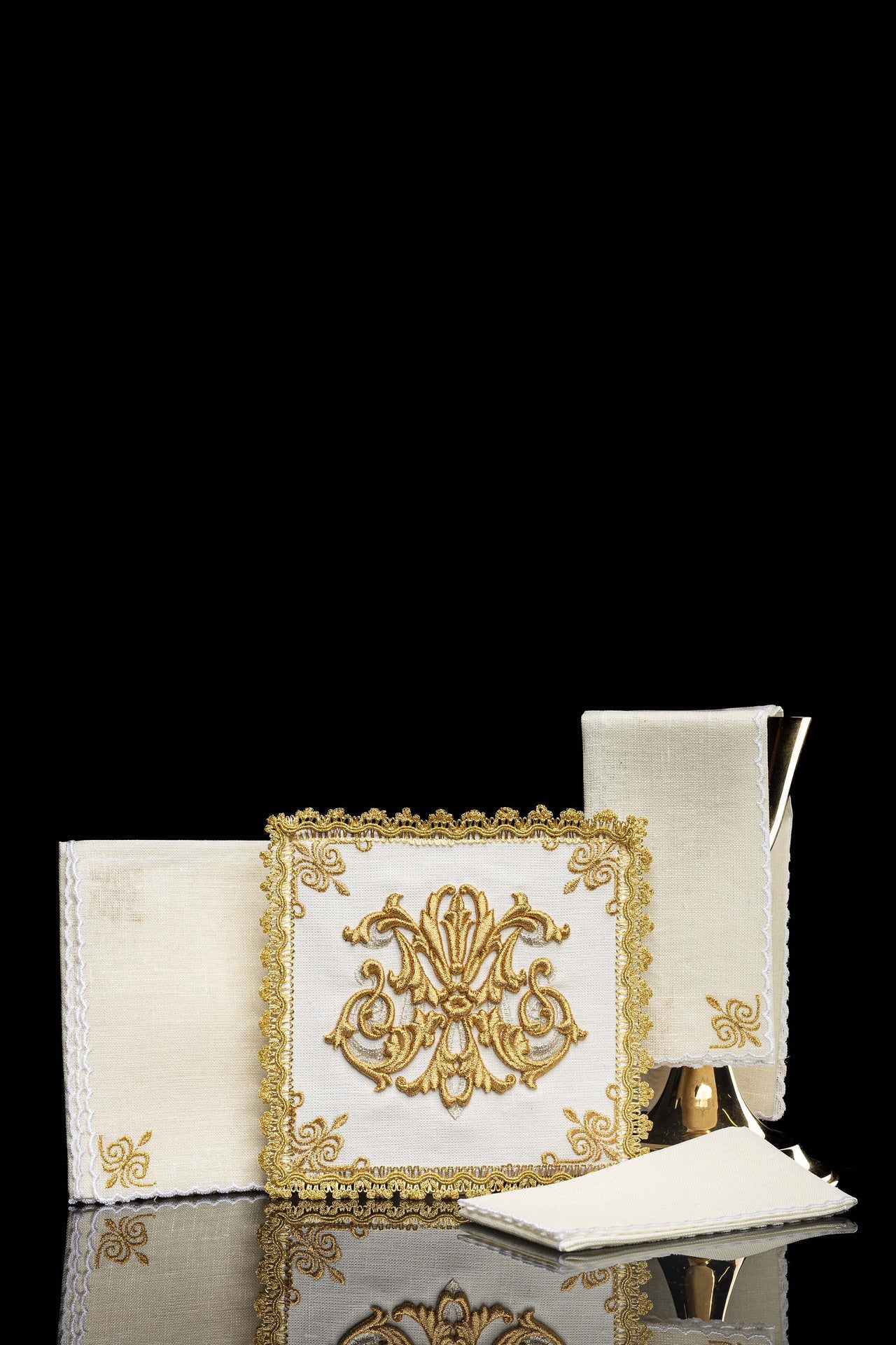 Marianischer bestickter Kelch Leinen Goldverzierungen LEN