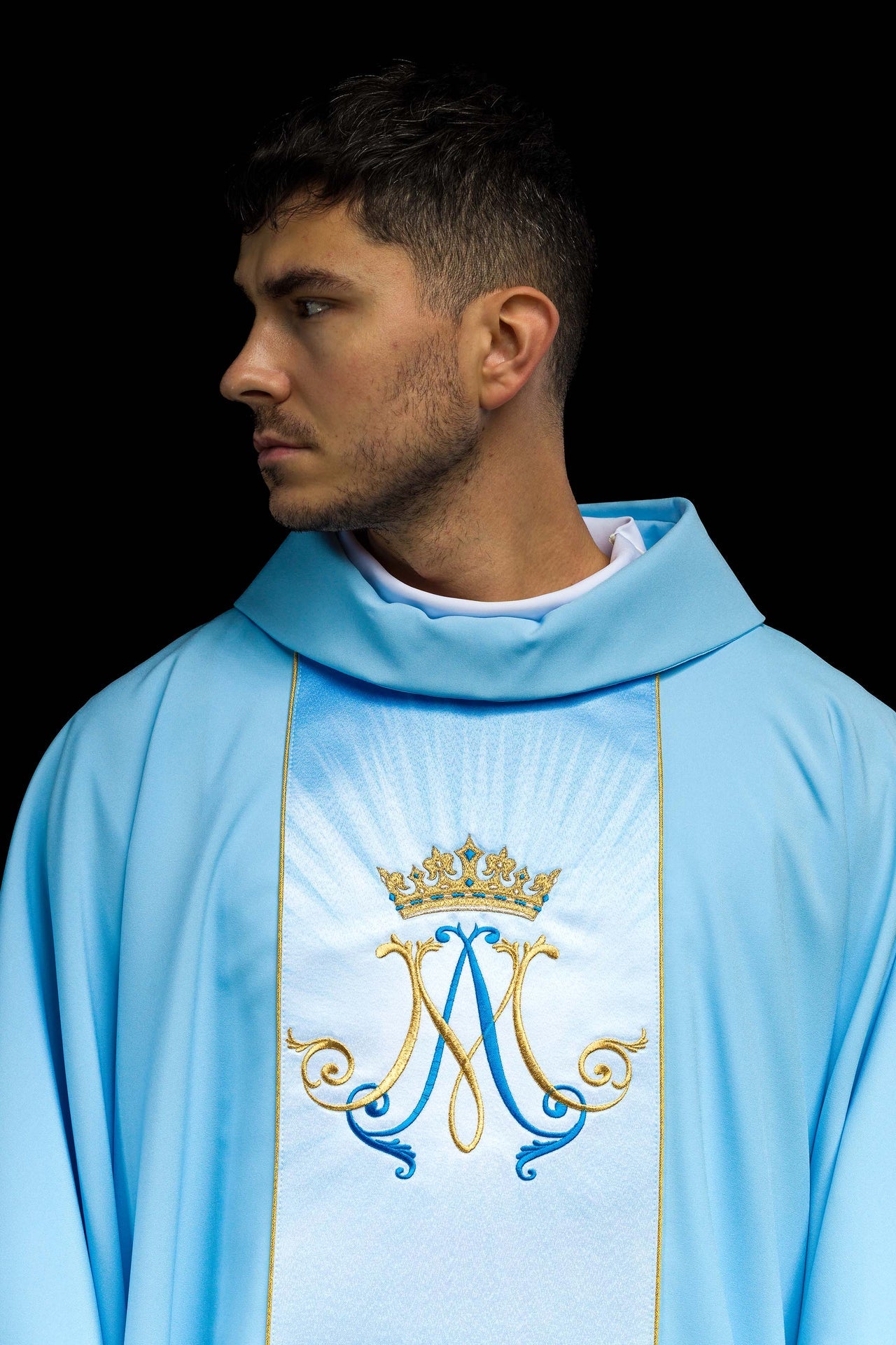 Niebieski ornat liturgiczny Maryjny z pasem sublimowanym i haftowanym - ORNATY.PL