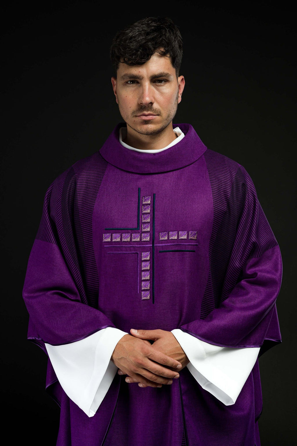 Fioletowy ornat z Krzyżem - ORNATY.PL