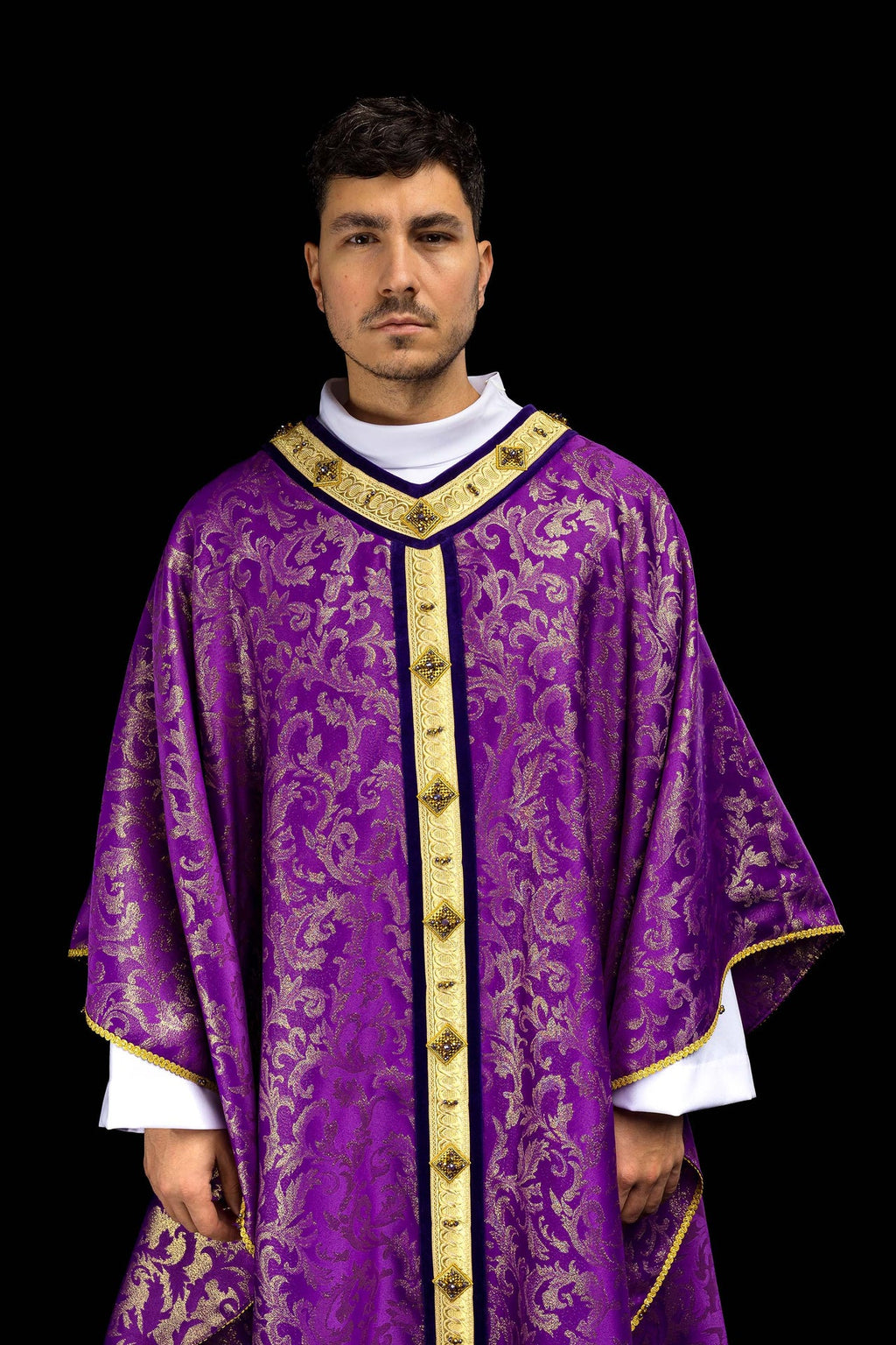 Handgefertigte Kasel mit natürlichen Steinen – Handmade 7003