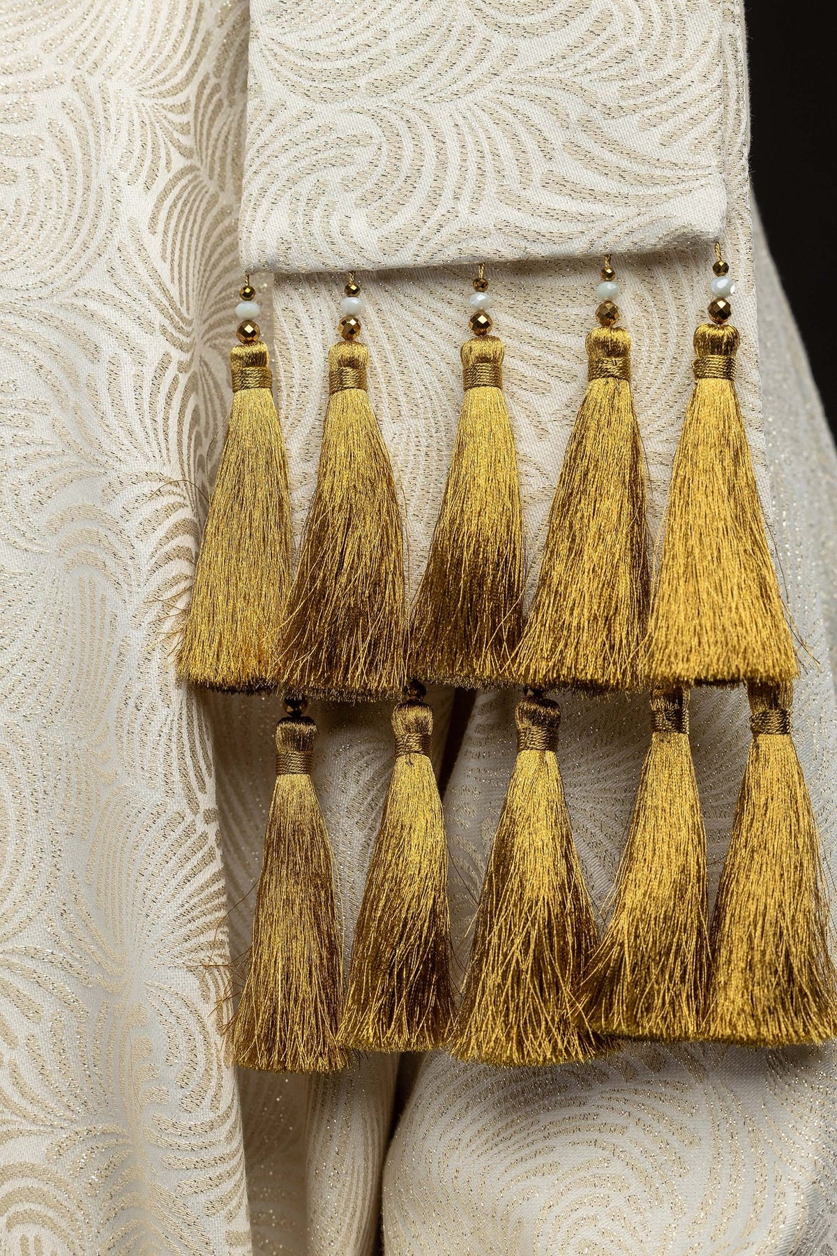 Handgefertigtes Messgewand mit Kreuzstickerei und Priesterstola 7012