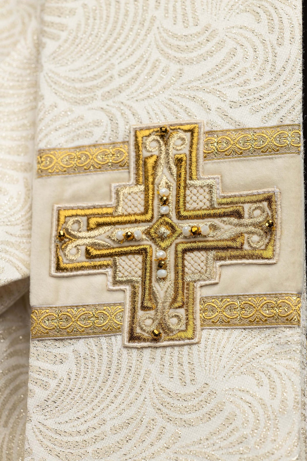 Handgefertigtes Messgewand mit Kreuzstickerei und Priesterstola 7012