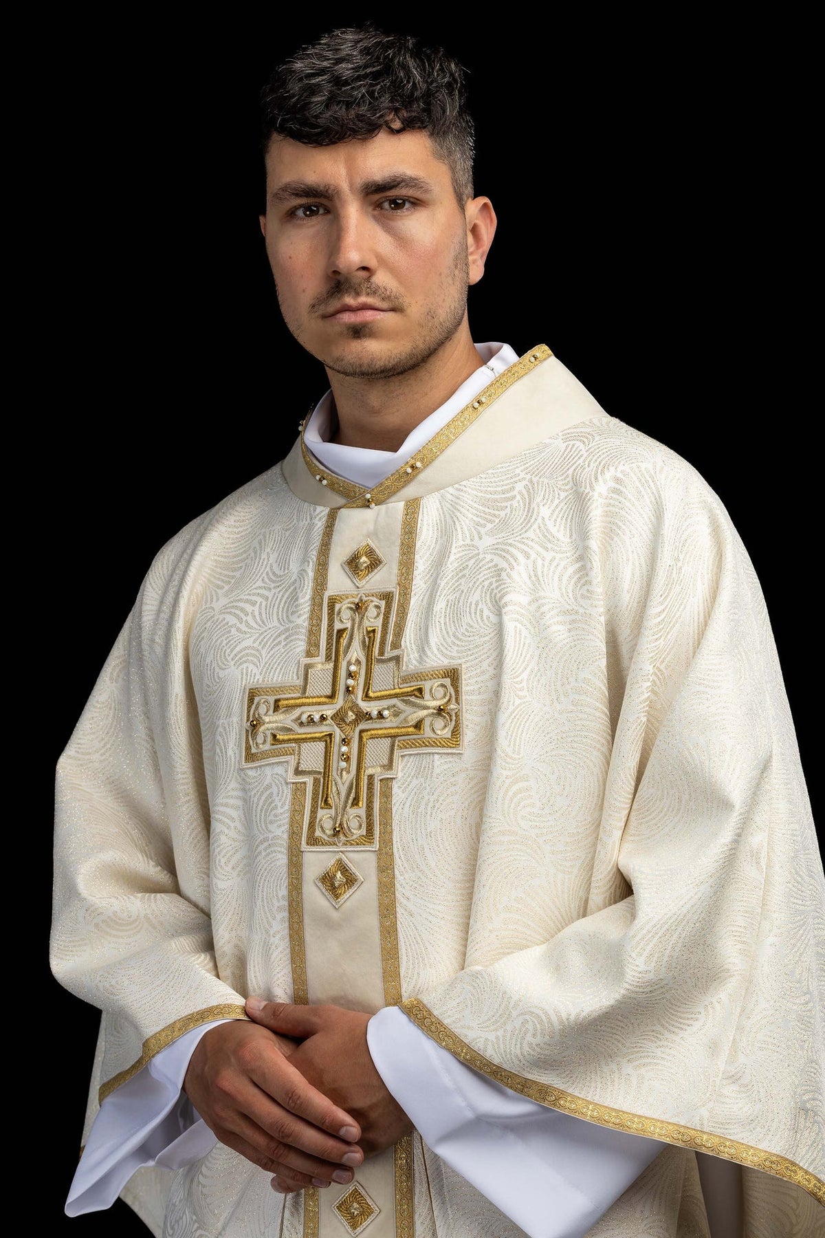 Handgefertigtes Messgewand mit Kreuzstickerei und Priesterstola 7012