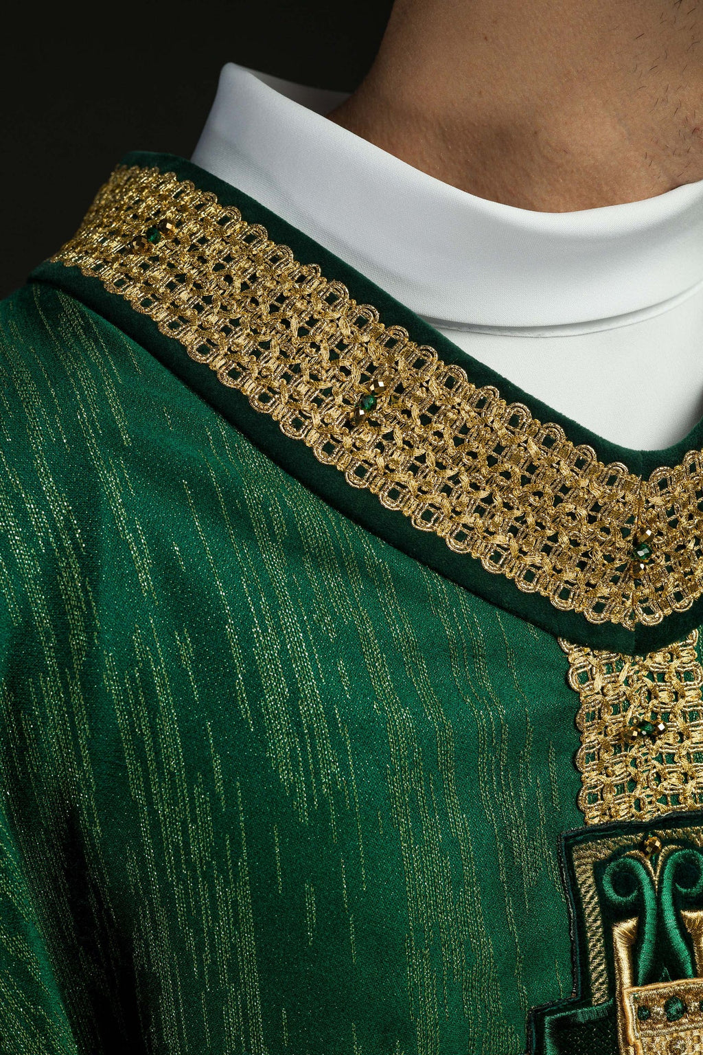 Ręcznie wykonany ornat z naturalnymi kamieniami Handmade 7015 Zielony - ORNATY.PL