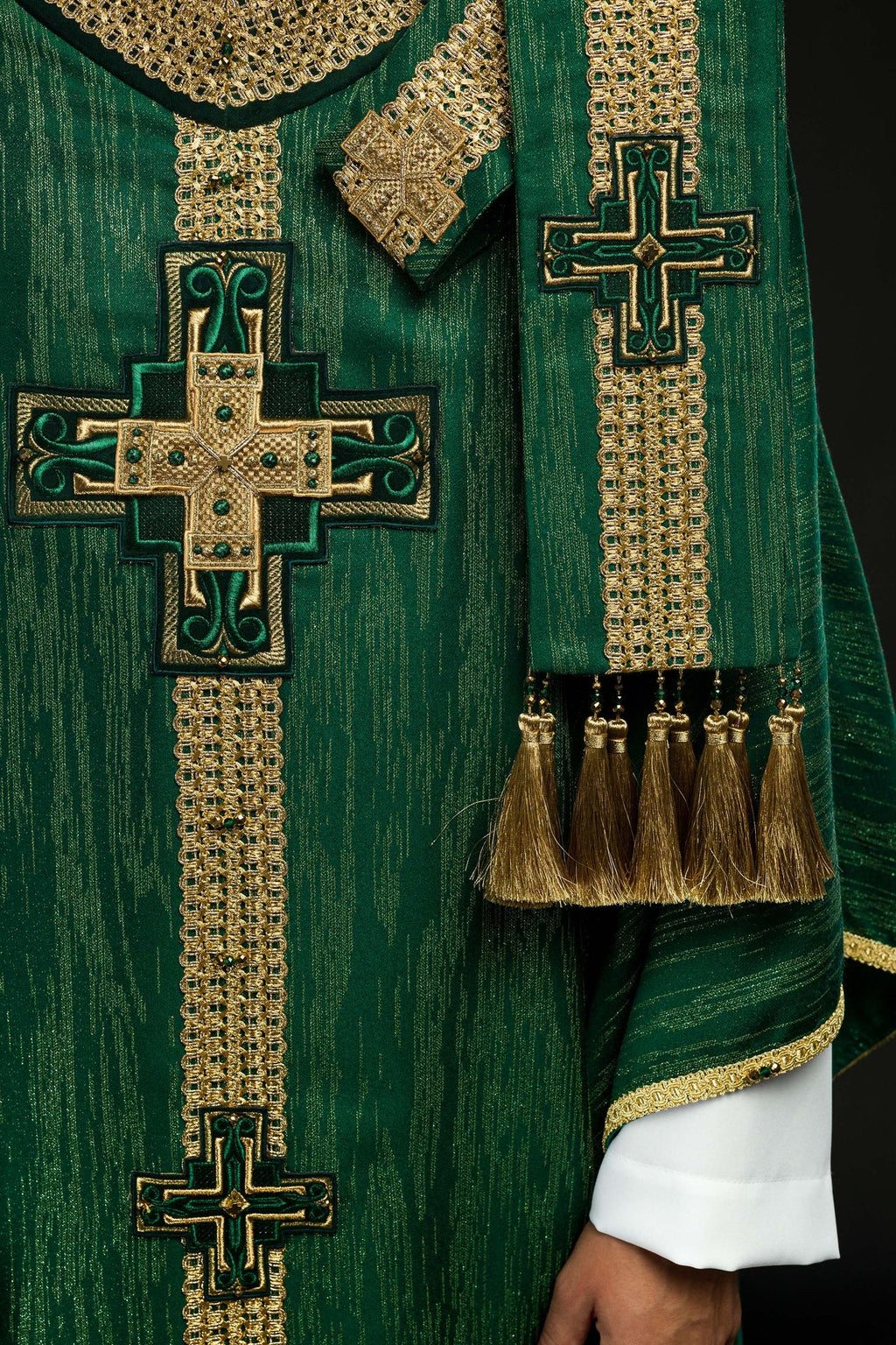 Ręcznie wykonany ornat z naturalnymi kamieniami Handmade 7015 Zielony - ORNATY.PL