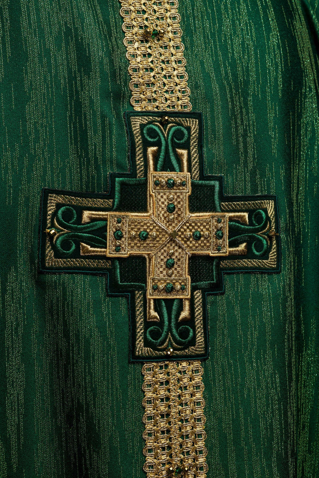 Ręcznie wykonany ornat z naturalnymi kamieniami Handmade 7015 Zielony - ORNATY.PL