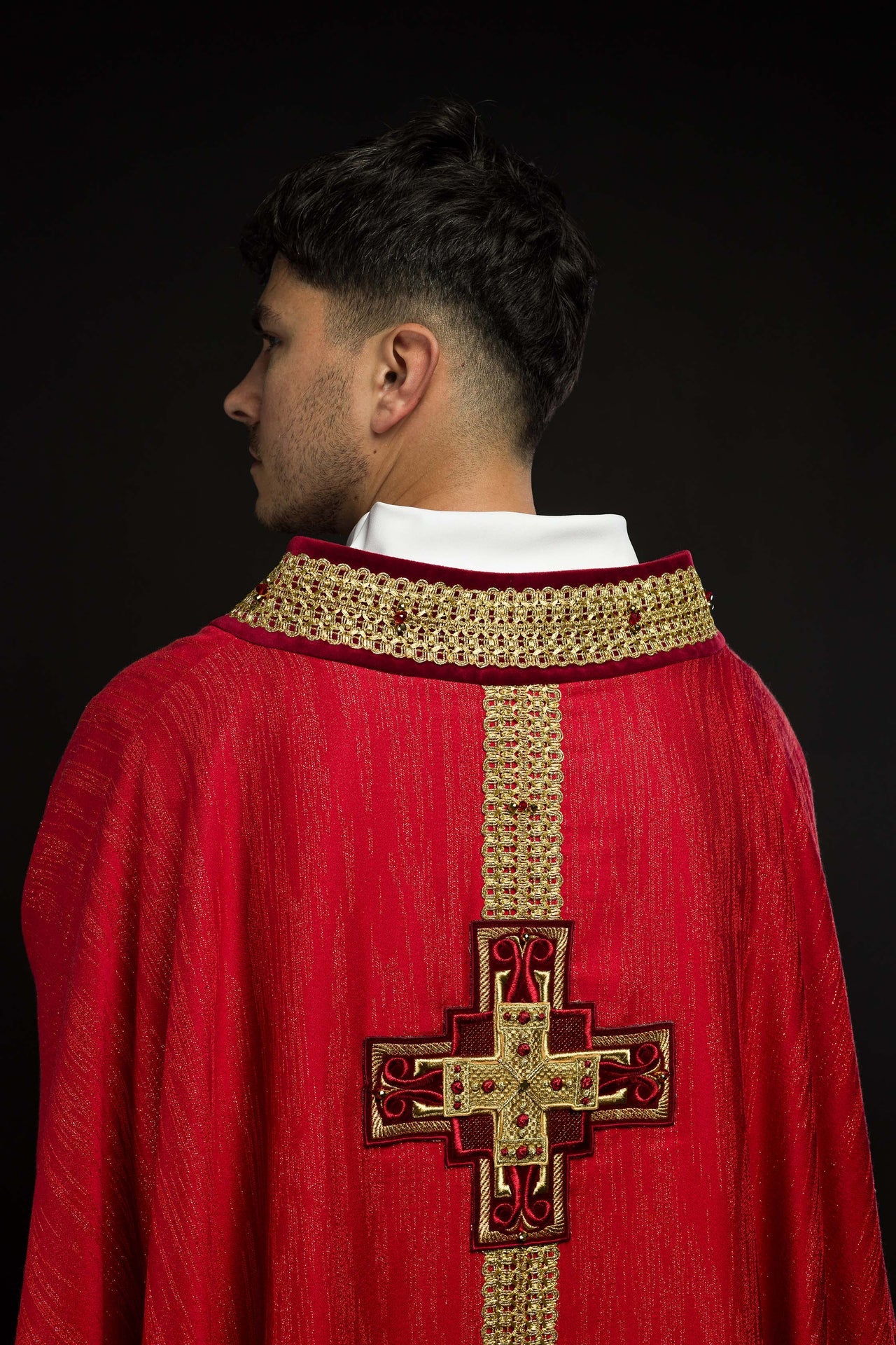 Ręcznie wykonany ornat z naturalnymi kamieniami Handmade 7015 Czerwony - ORNATY.PL