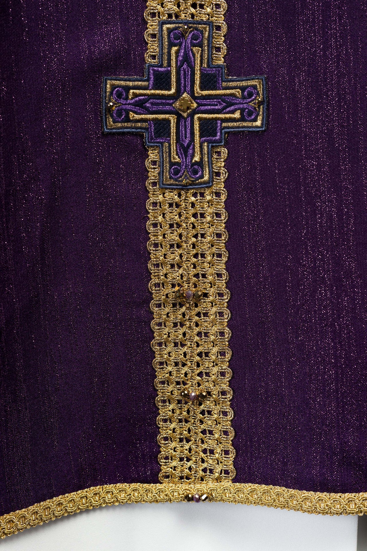 Ręcznie wykonany ornat z naturalnymi kamieniami Handmade 7015 Fioletowy - ORNATY.PL