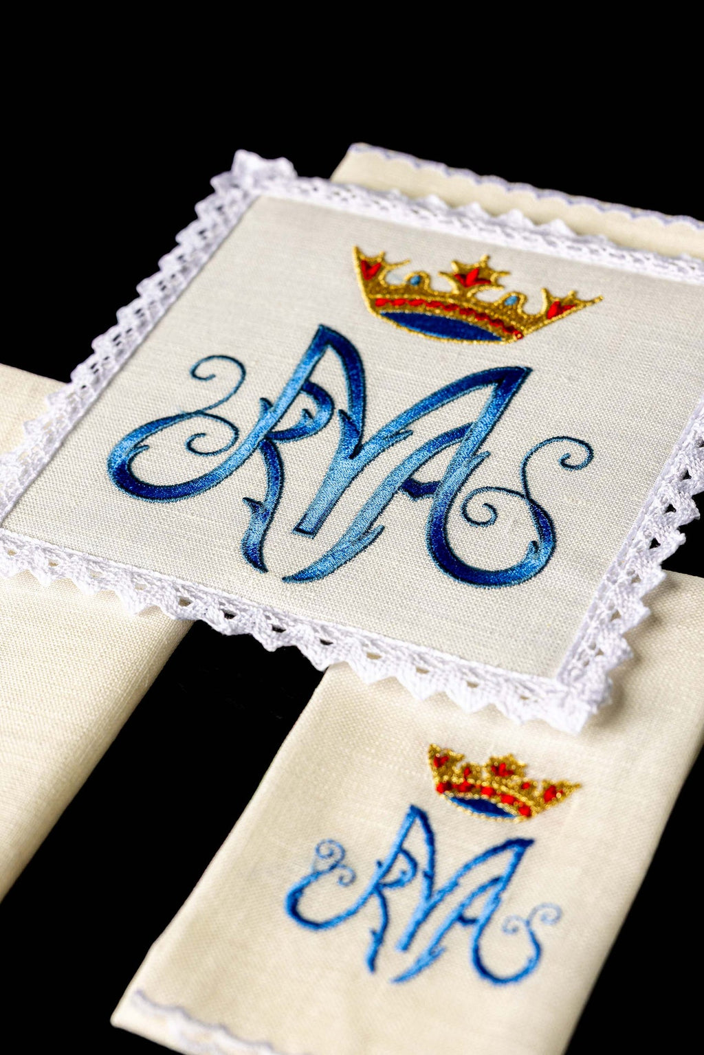 Kelch aus Leinen mit einem Marienmotiv