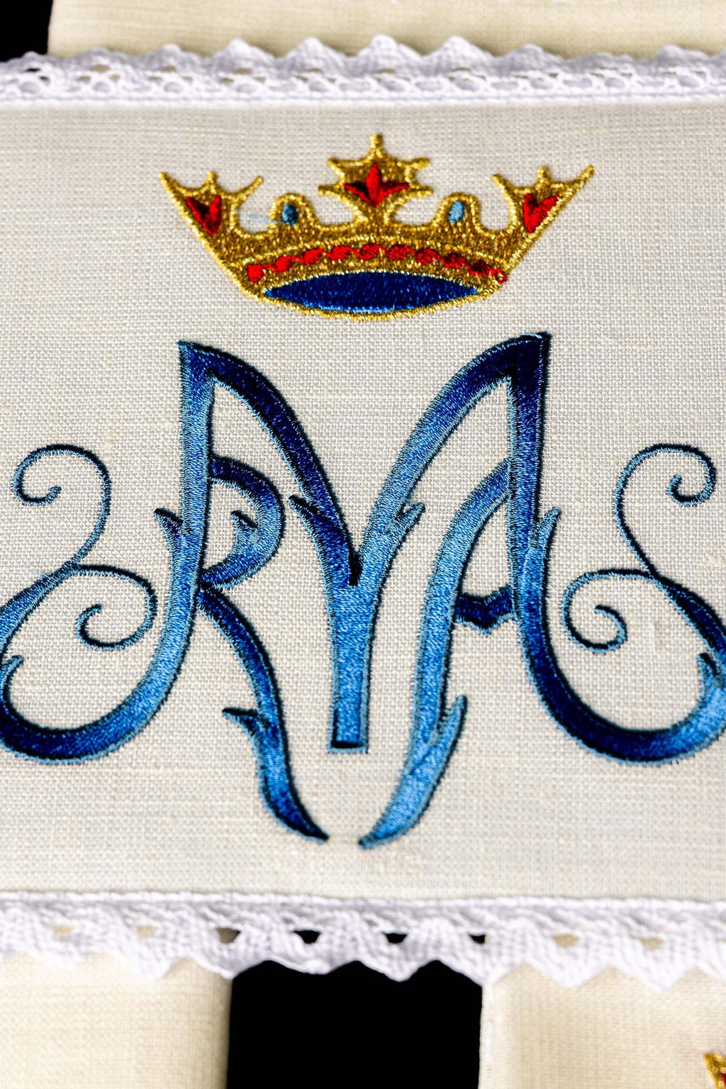 Kelch aus Leinen mit einem Marienmotiv