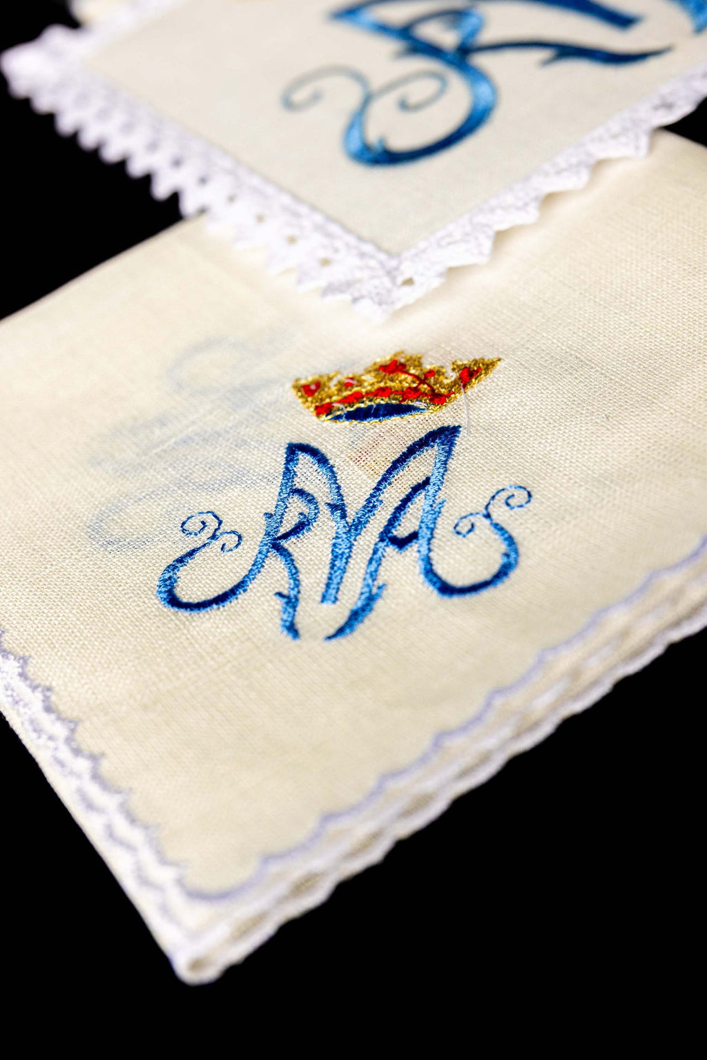 Kelch aus Leinen mit einem Marienmotiv