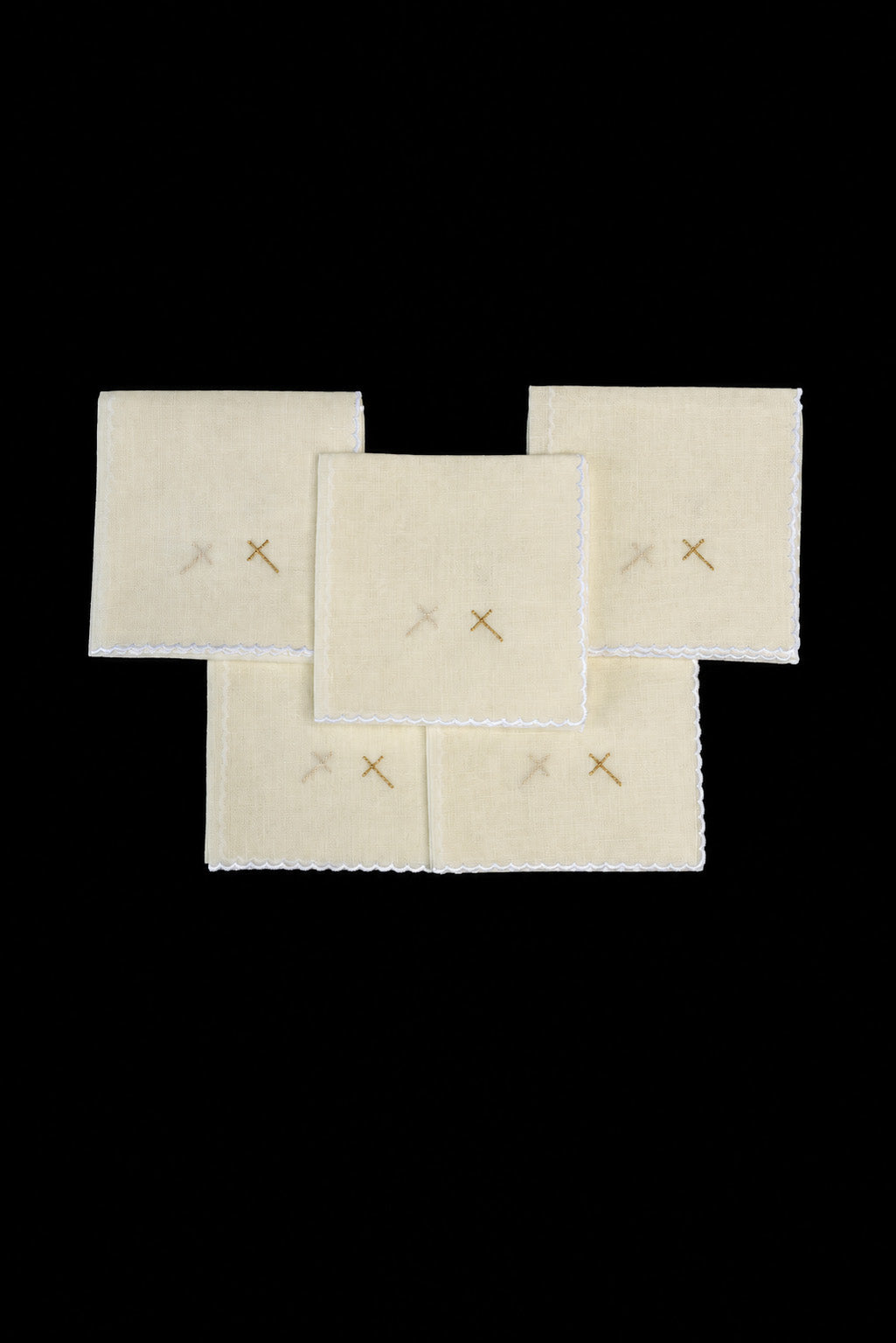 Liturgische Corporalia, 5er-Set aus Leinen mit goldener Kreuzstickerei