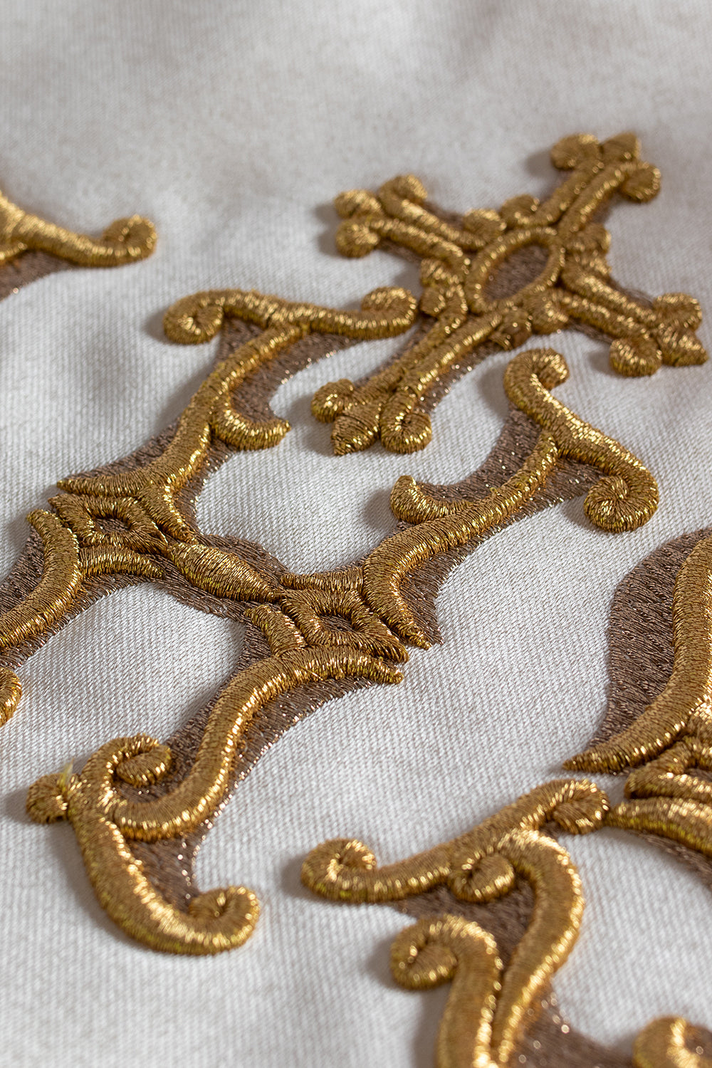 Liturgische Kapelle Monogramm IHS ecru