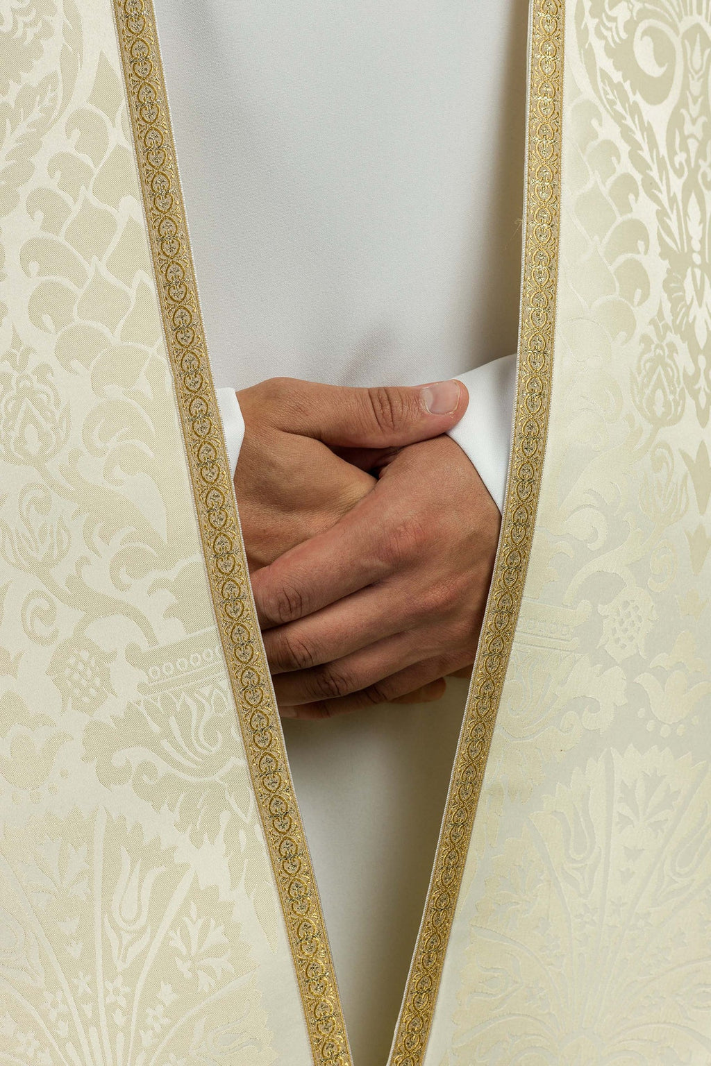 Żakardowa kapa rzymska gładka Ecru - ORNATY.PL