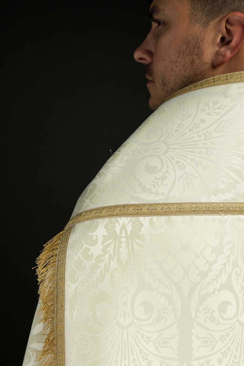 Żakardowa kapa rzymska gładka Ecru - ORNATY.PL