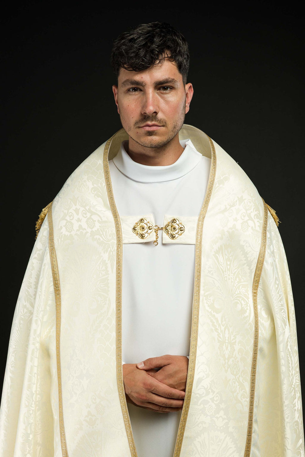 Żakardowa kapa rzymska gładka Ecru - ORNATY.PL