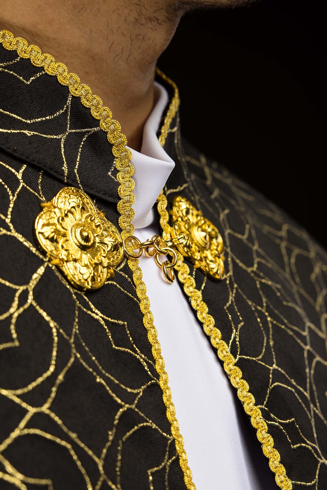 Kapa haftowana ozdobiona tkanina żakardowa czarna - ORNATY.PL