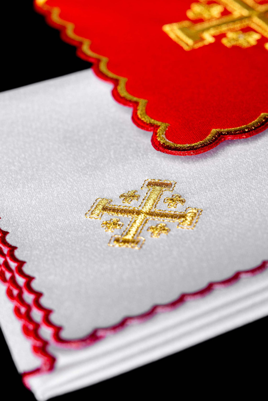 Kelch Set Gesticktes Jerusalem Kreuz Rot