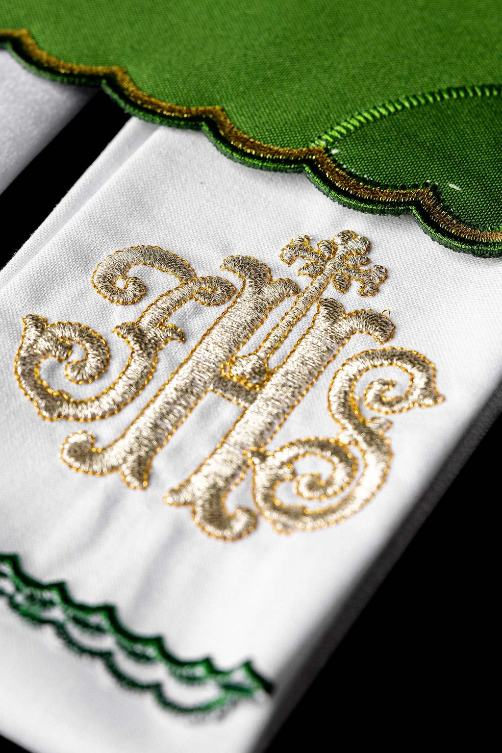 Kelch Leinen bestickt IHS grün palka