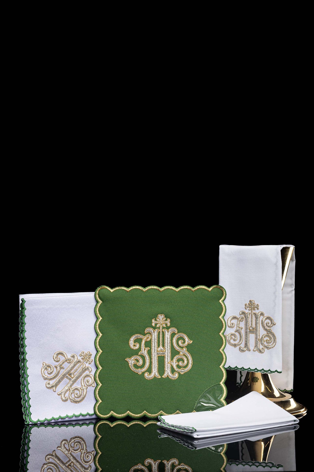 Kelch Leinen bestickt IHS grün palka