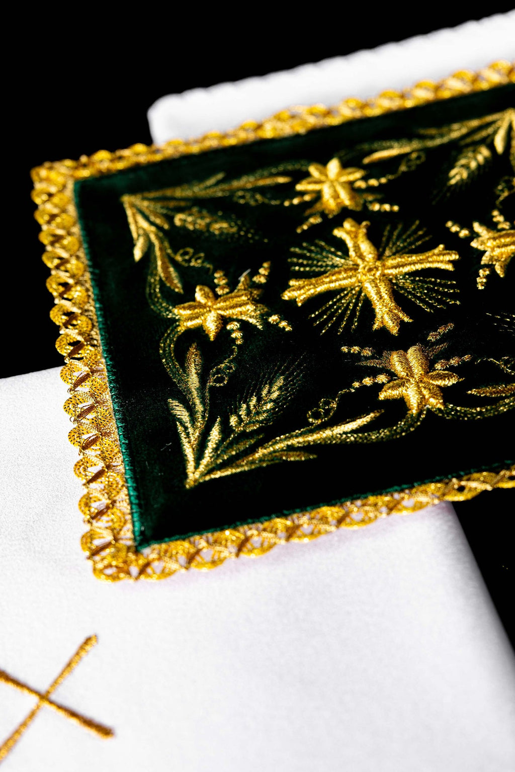 Bestickter Samtbecher Leinen Grün