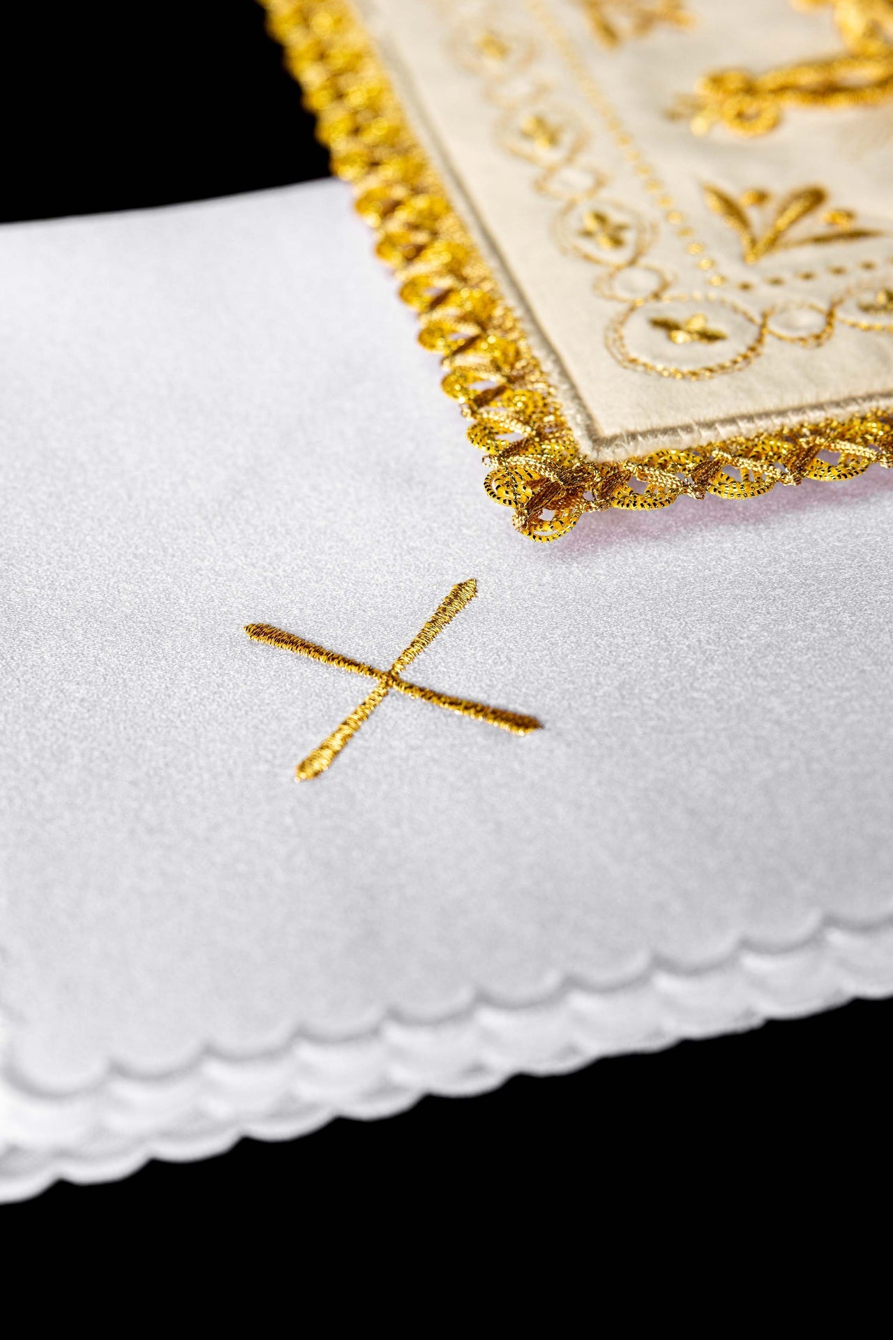 Ecru Samt Kelch-Dessous mit Kreuzmotiv