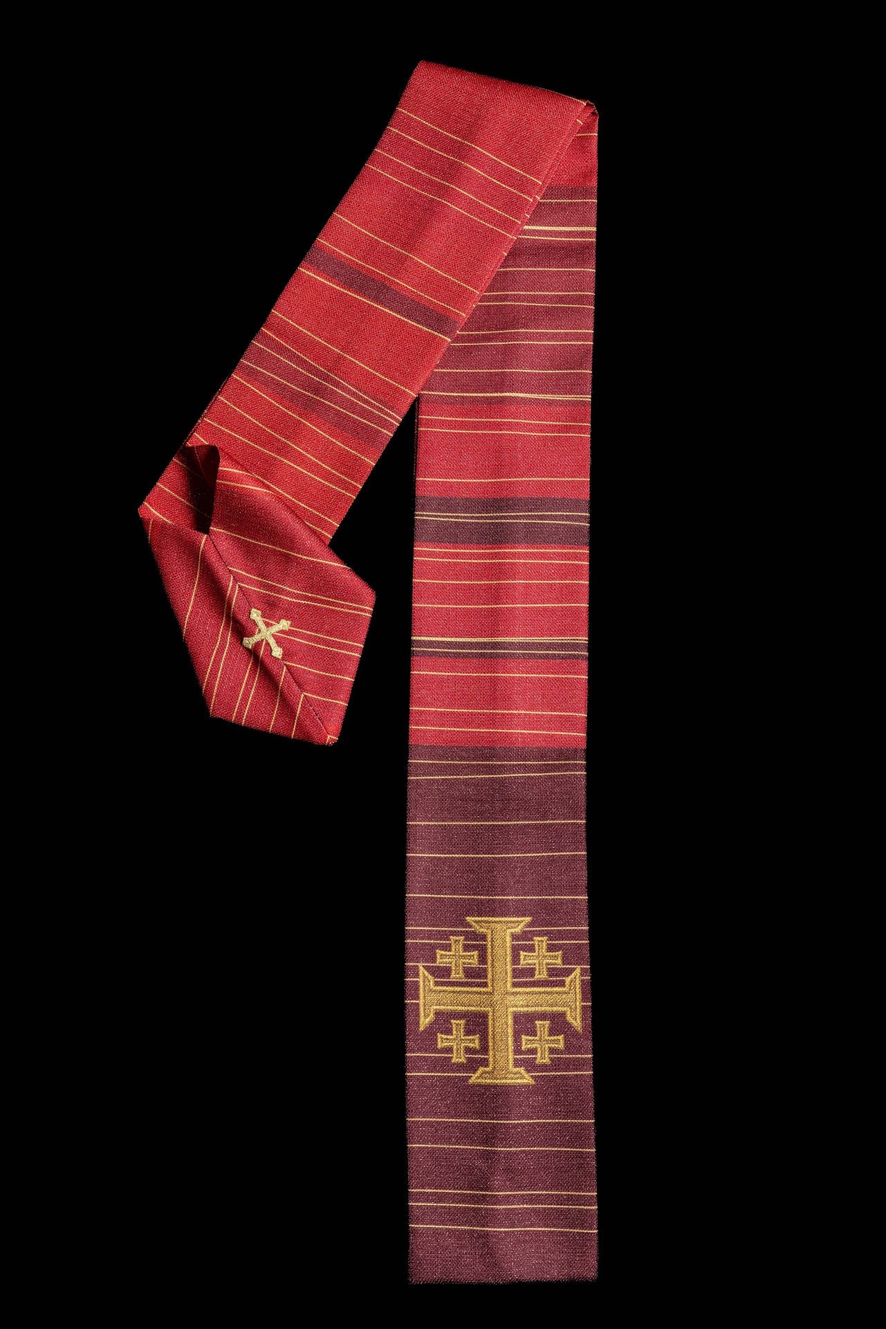 Ornat drukowany z Krzyżem Jerozolimskim czerwony - ORNATY.PL