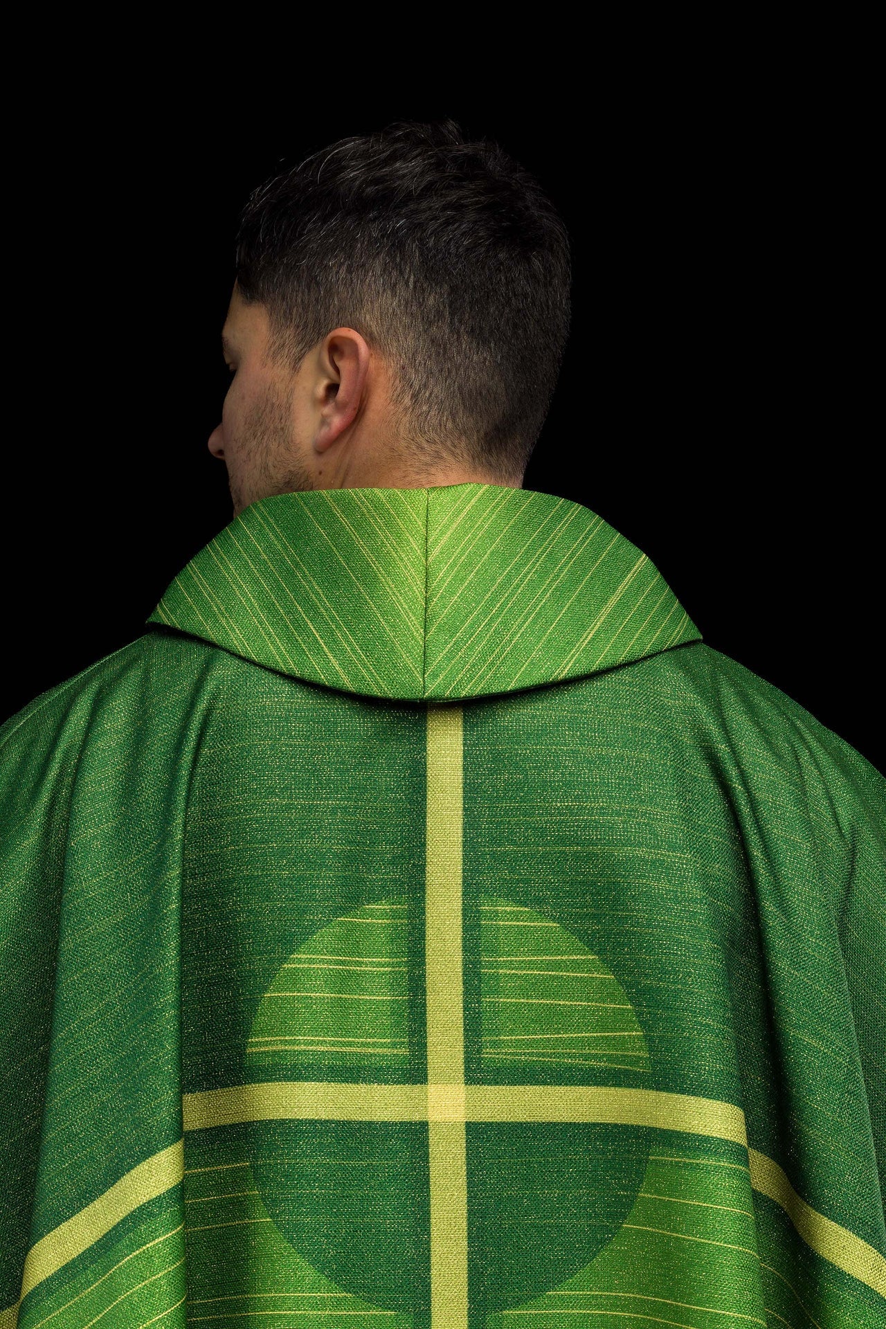 Kasel grün mit gedrucktem Kreuzmotiv